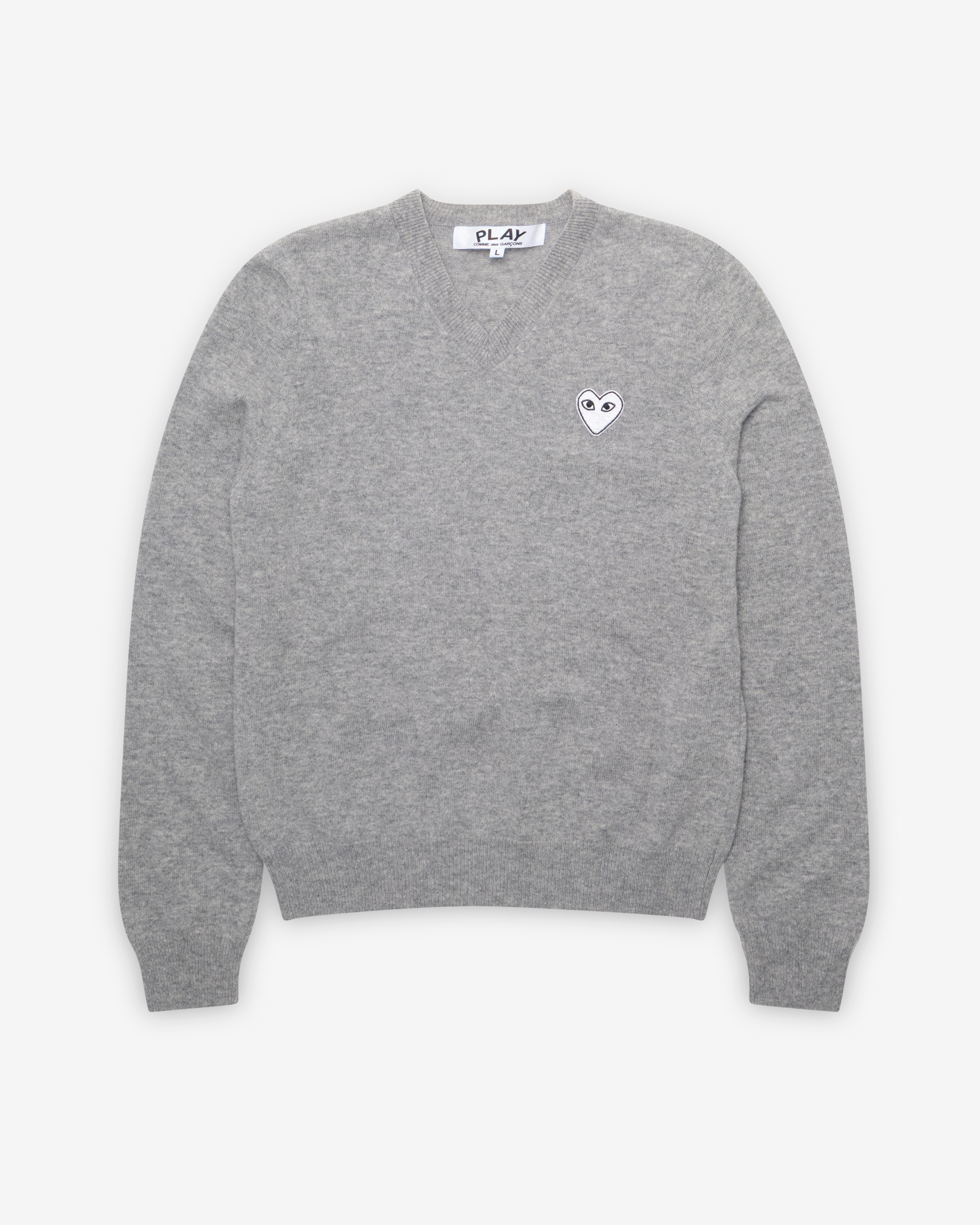 PLAY Comme des Garçons グレー ニット S 中古・古着通販】PLAY COMME des GARCONS (プレイコムデギャルソン