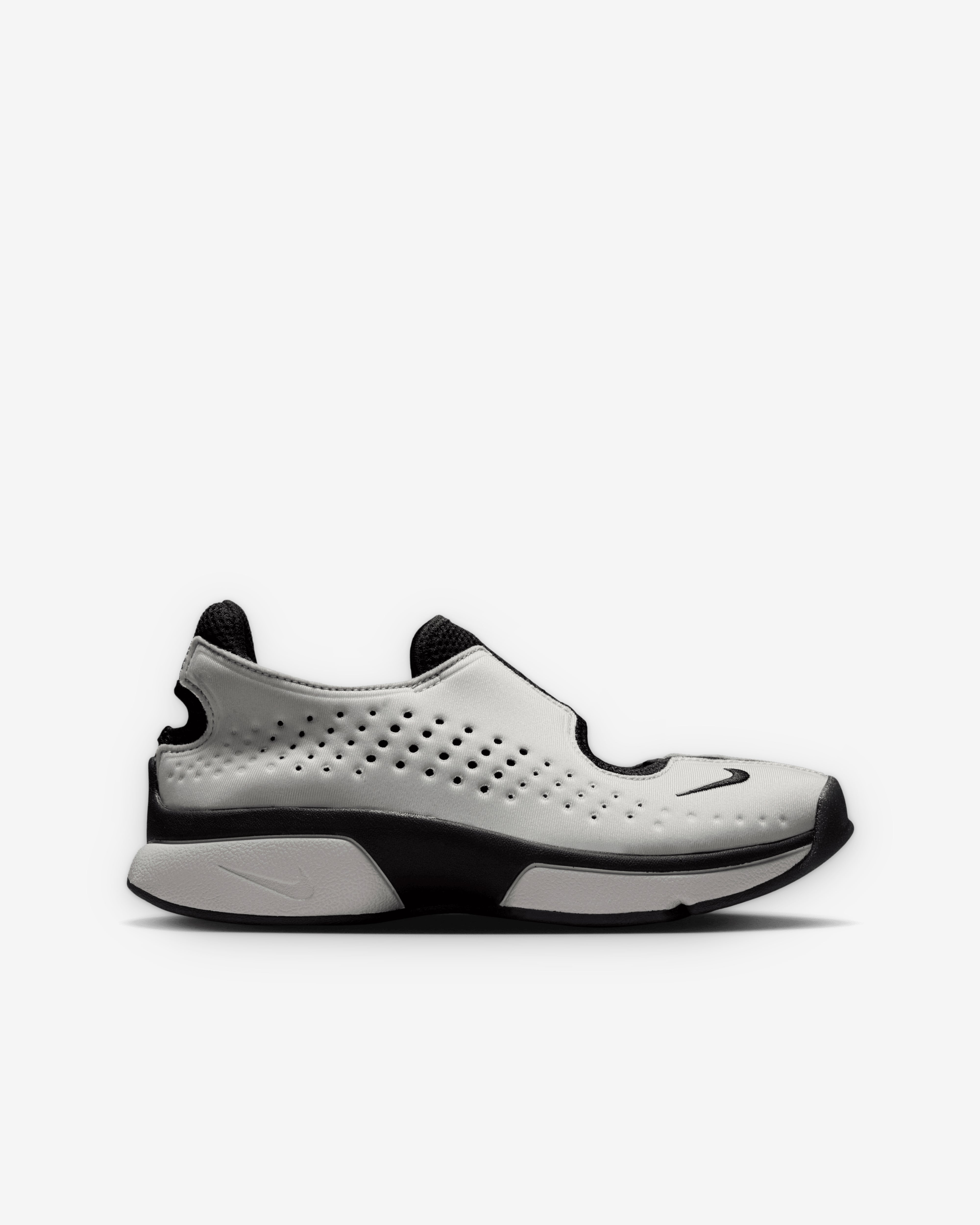 Nike: Rift 2 (Metallic Silver) | DSMNY E-SHOP