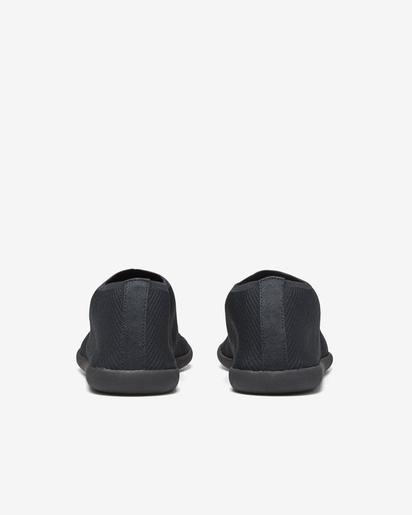 softromaine - Women's Soft Flat - (Black)