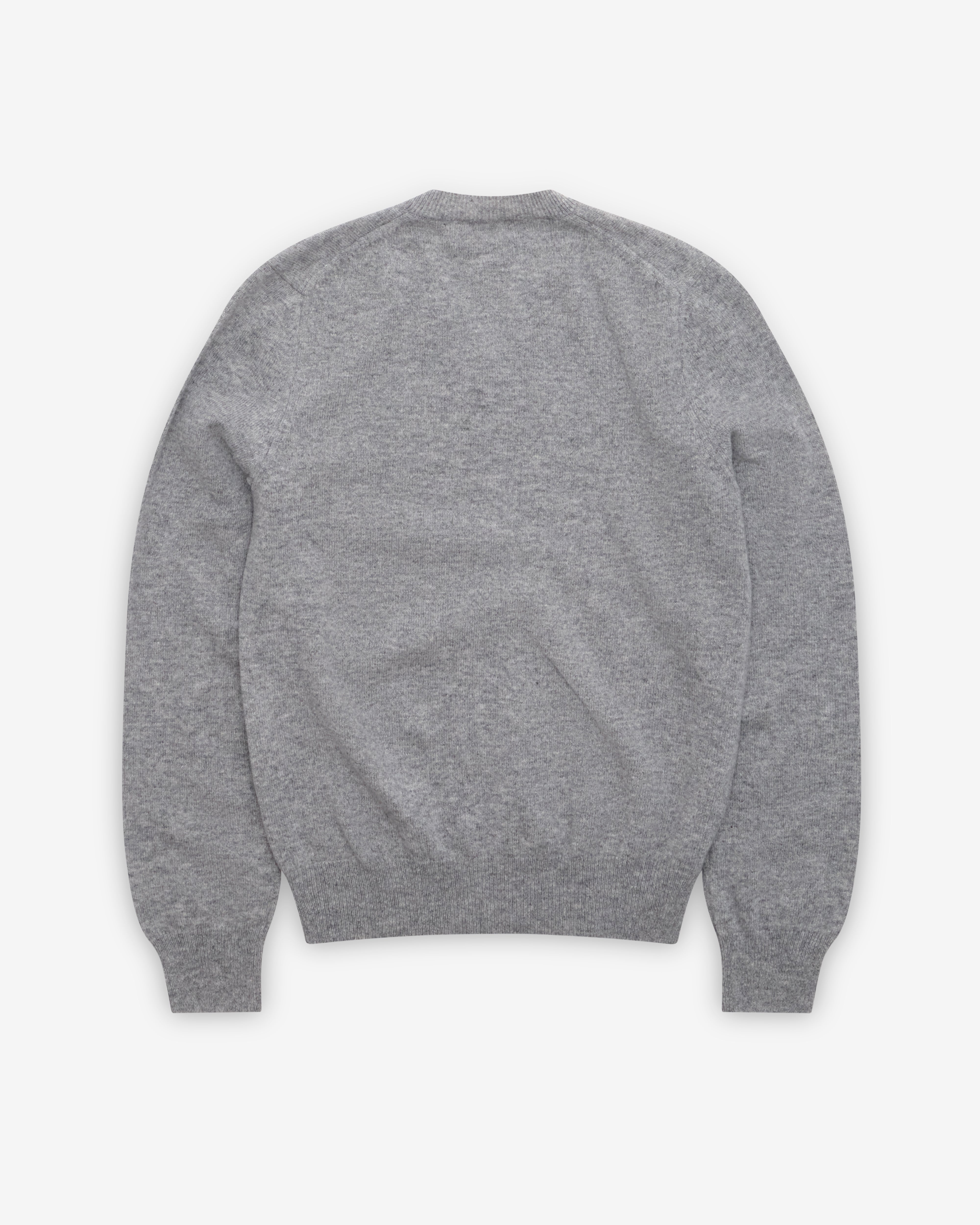 Play Comme des Garçons: V Neck Sweater Double Heart (Grey) | DSMNY