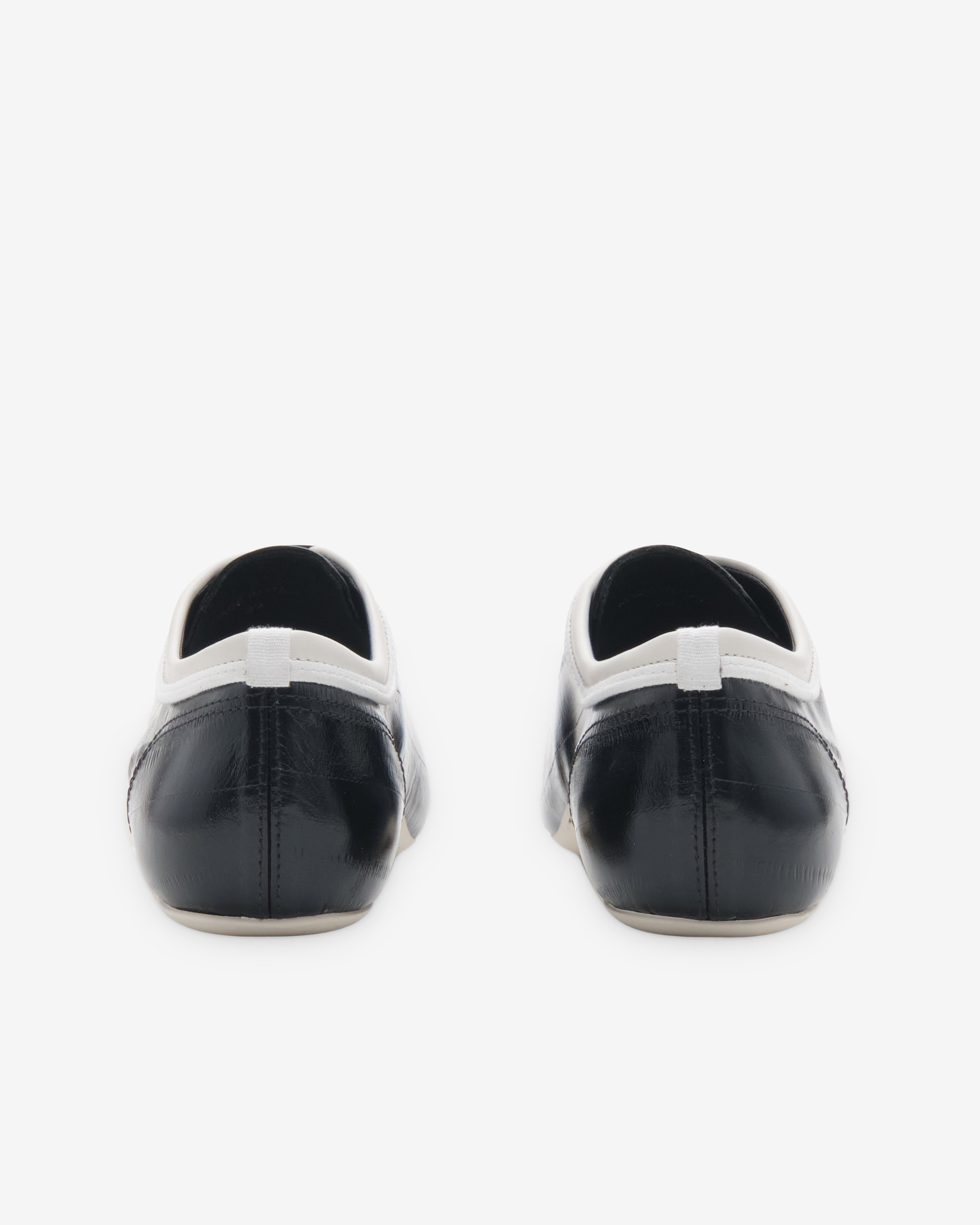 Dries Van Noten: Women's Round-Toe Shoes (Black) | DSMNY E-SHOP