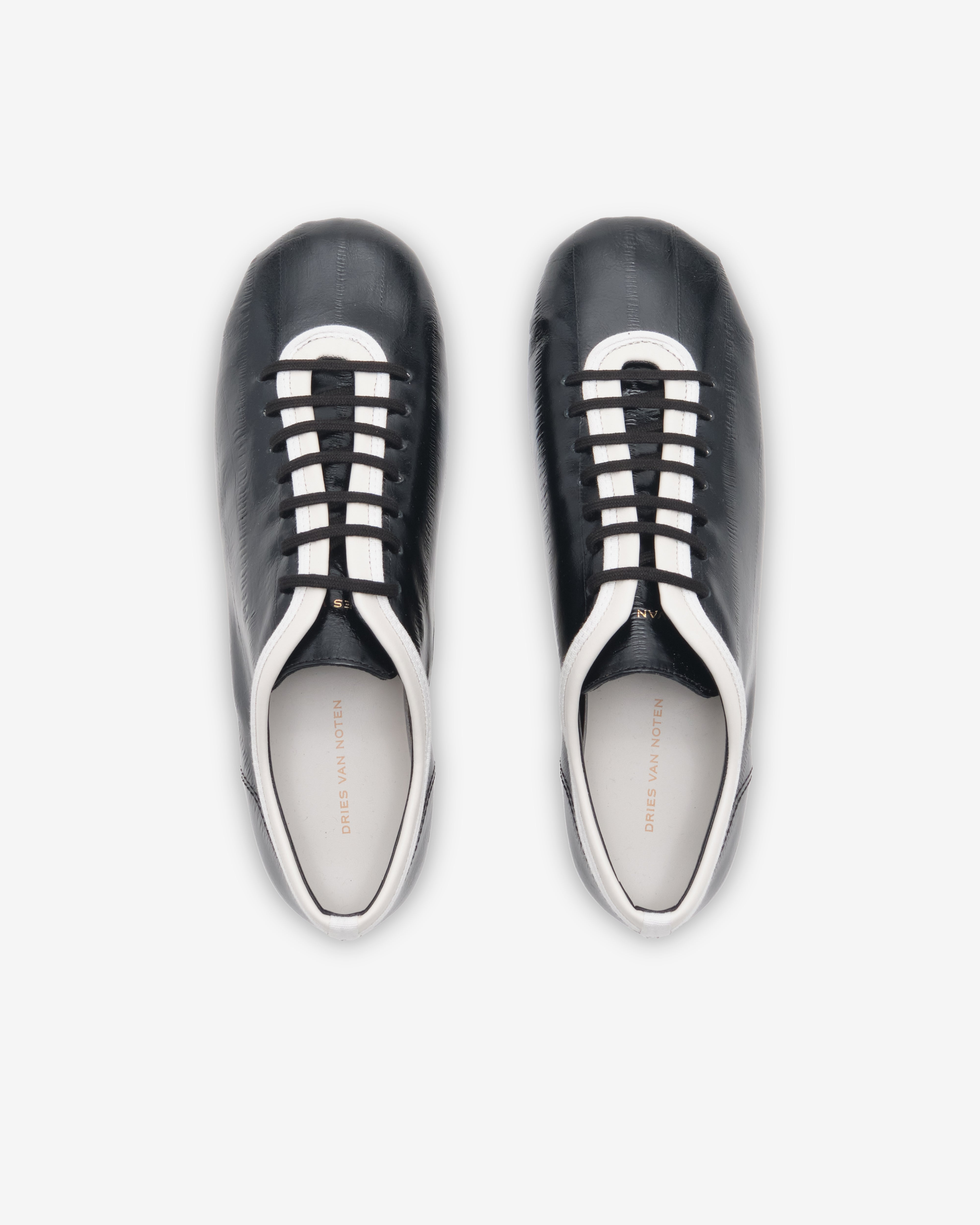 Dries Van Noten: Women's Round-Toe Shoes (Black) | DSMNY E-SHOP
