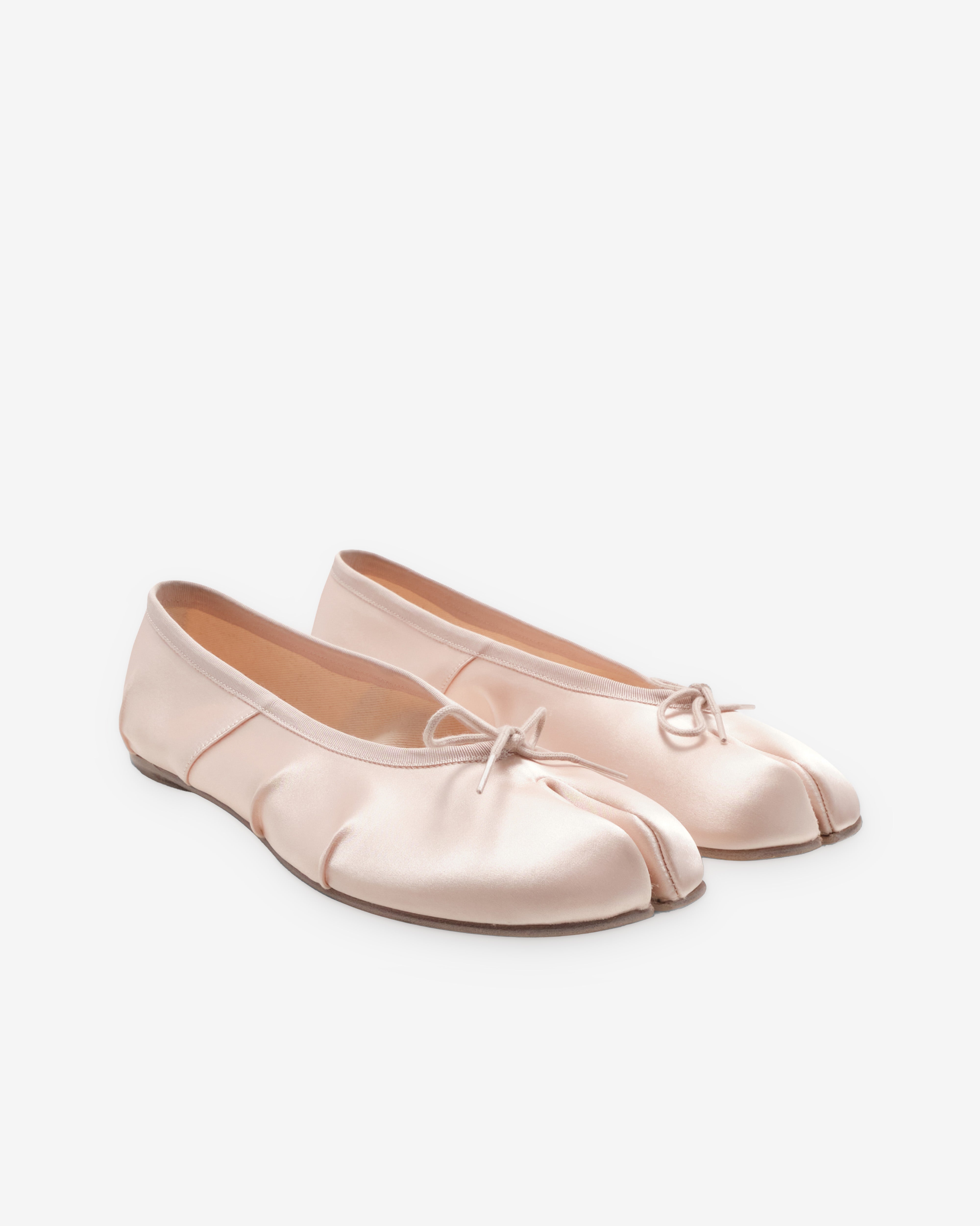 Maison Margiela: Women's Tabi Ballerina (Almond) | DSMNY E-SHOP