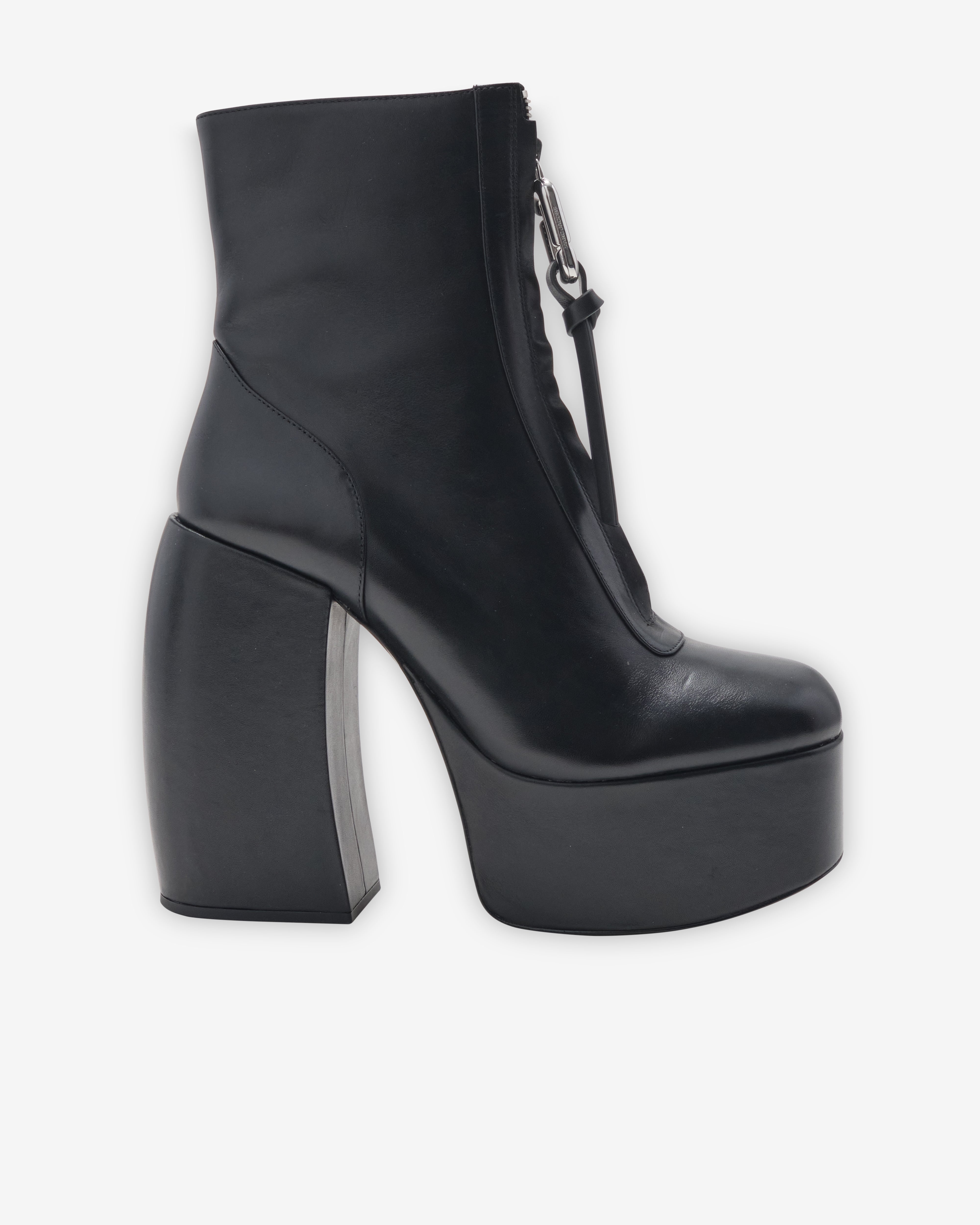 Marc Jacobs: Women's The Gigi Ankle Boot (Black) | DSMNY E-SHOP