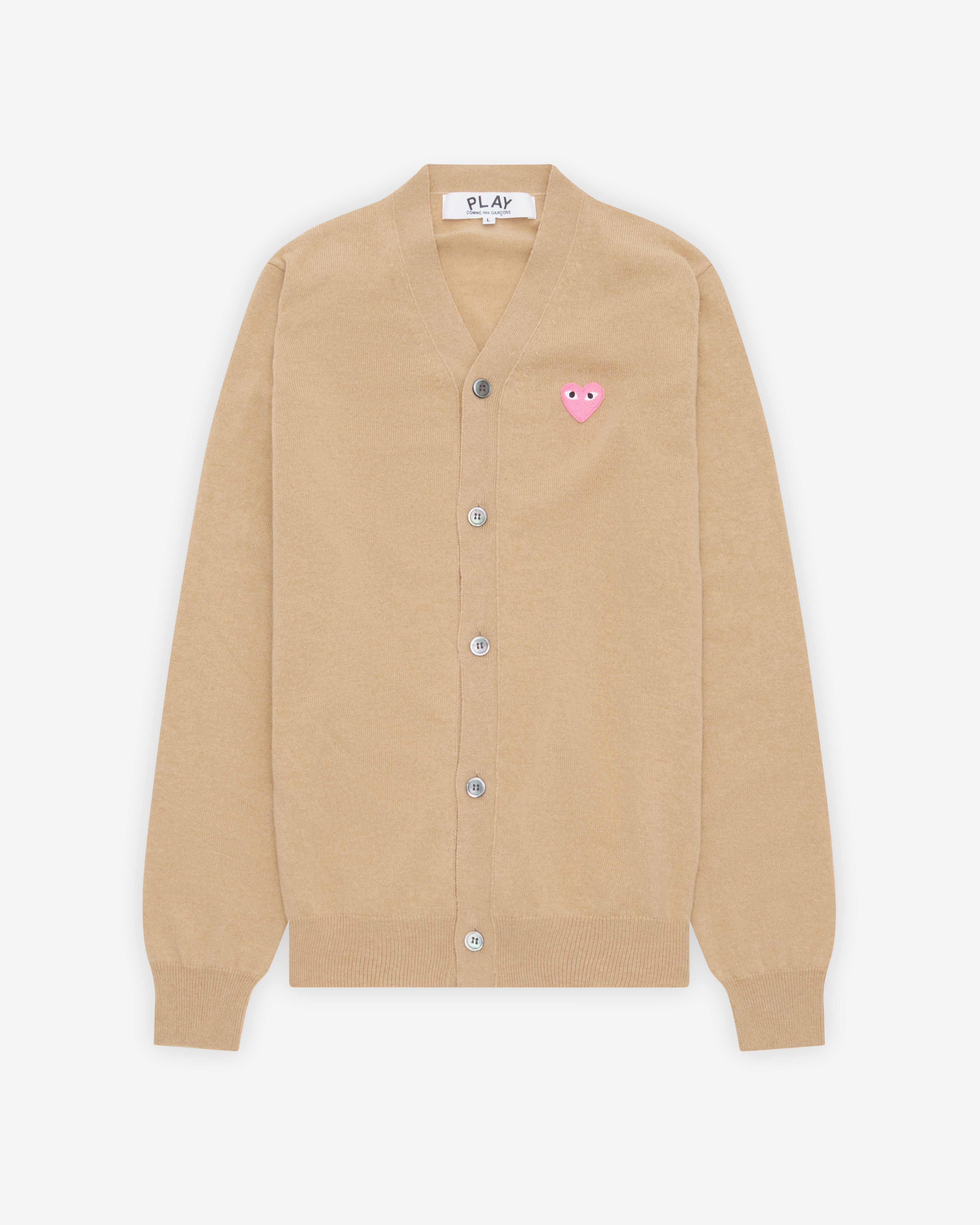 PLAY COMME DES GARÇONS ニット ガーデガンBEIGE Play: Small Pink Heart V-Neck Cardigan (Camel) | DSMNY E-SHOP
