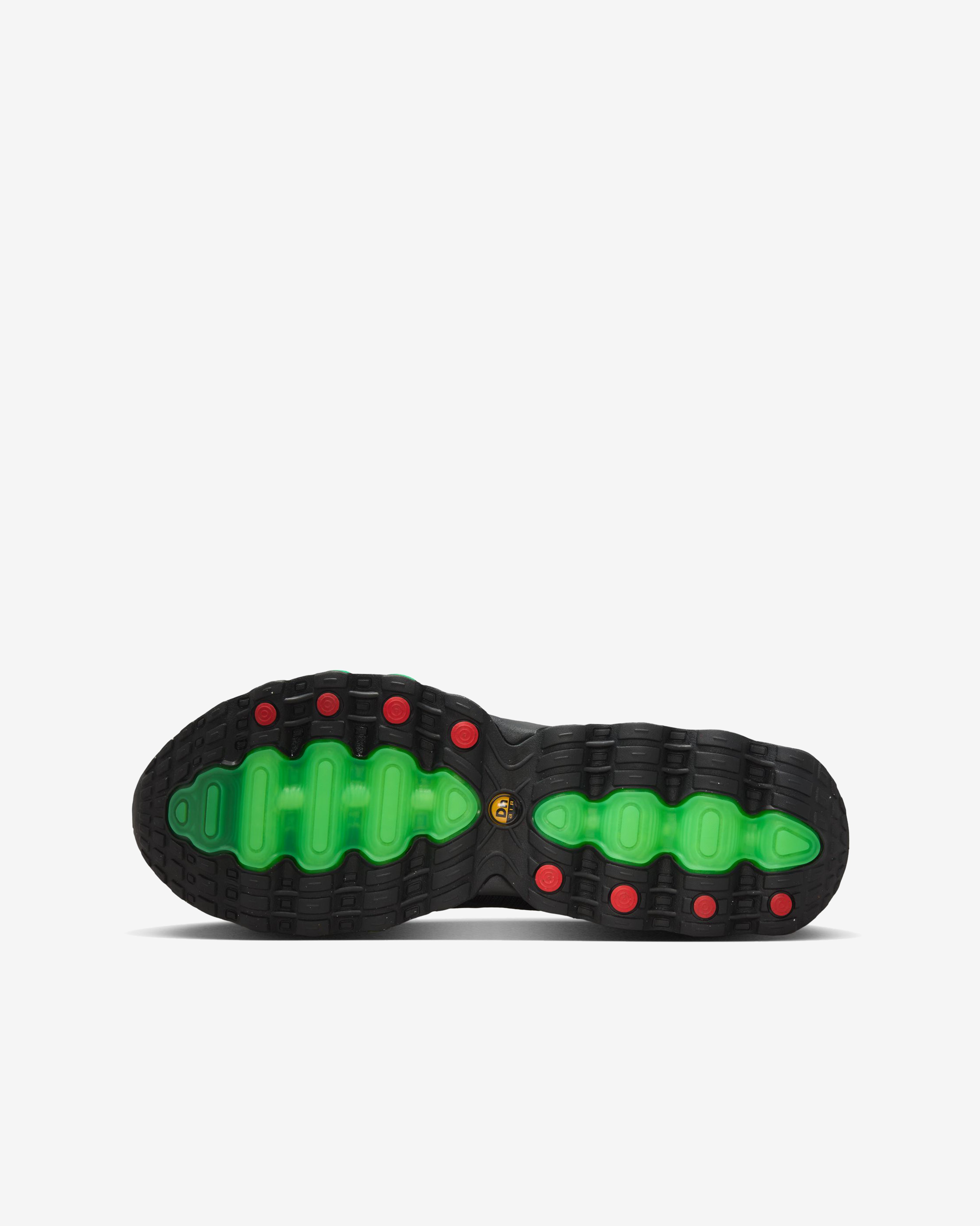 Nike: Men's Air Max DN8 Sneakers (Black/Green) | DSMNY E-SHOP