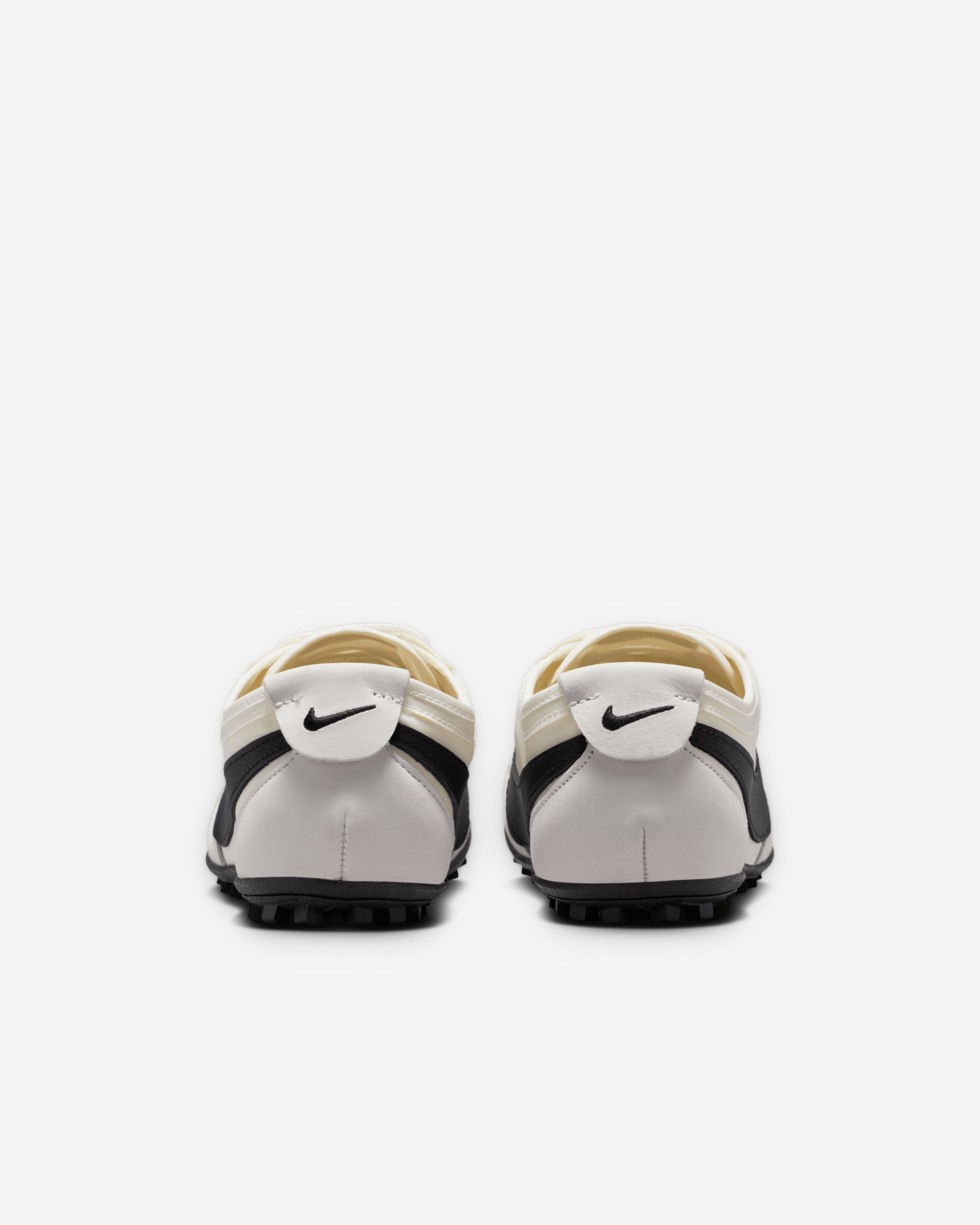Nike: Women's Nike Moon Shoe OG (Soft Pearl) | DSMNY E-SHOP