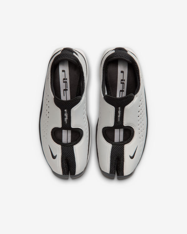 Nike - Rift 2 - (Metallic Silver)