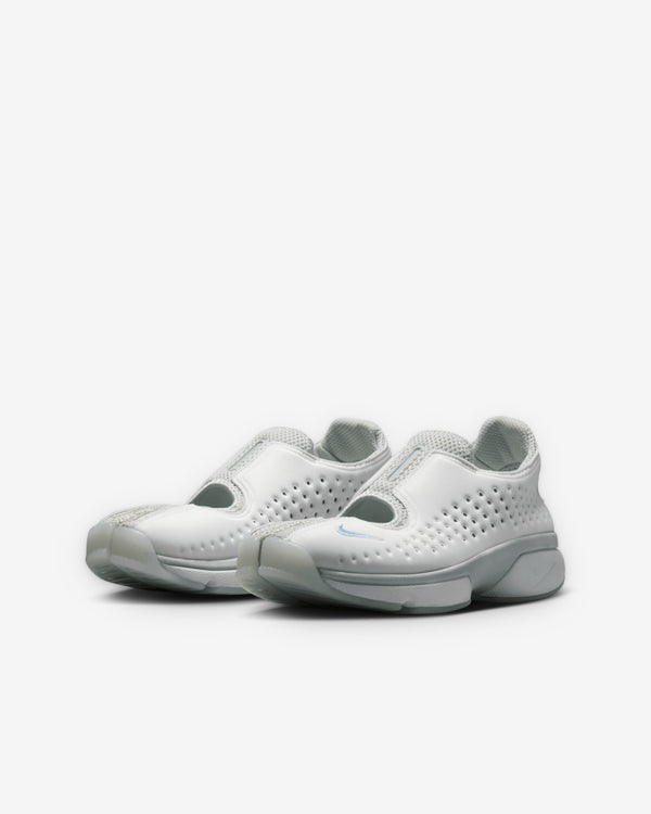 Nike - Women's Rift 2 Sneakers - (Summit White Swan)