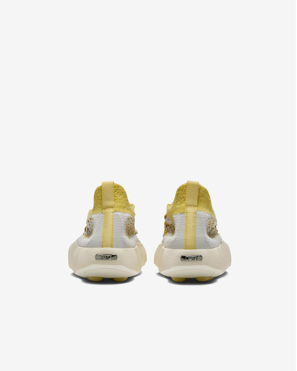 Nike - Mind 002 Flyknit - (Light Bone/Saturn Gold)