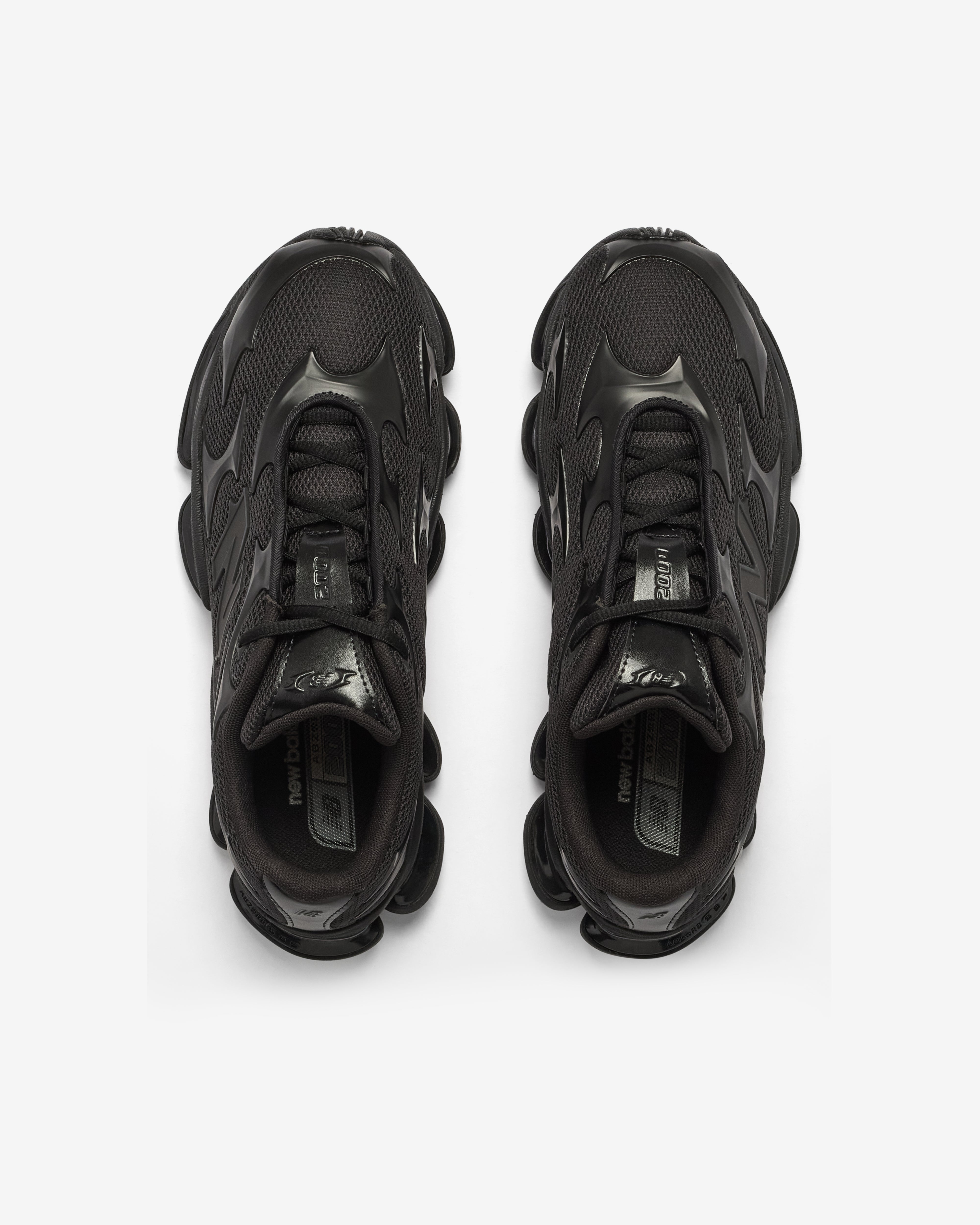 New Balance: Men's Abzorb 2000 Sneakers (Black Metallic) | DSMNY E