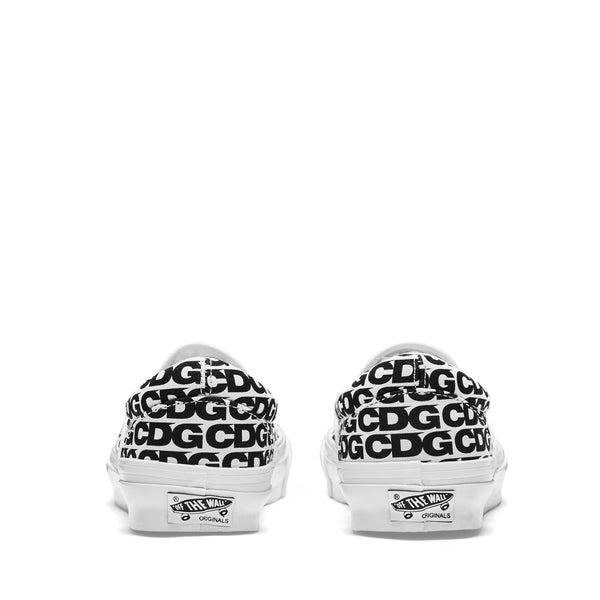 CDG - Men's Vans Slip-On Sneakers - (White)