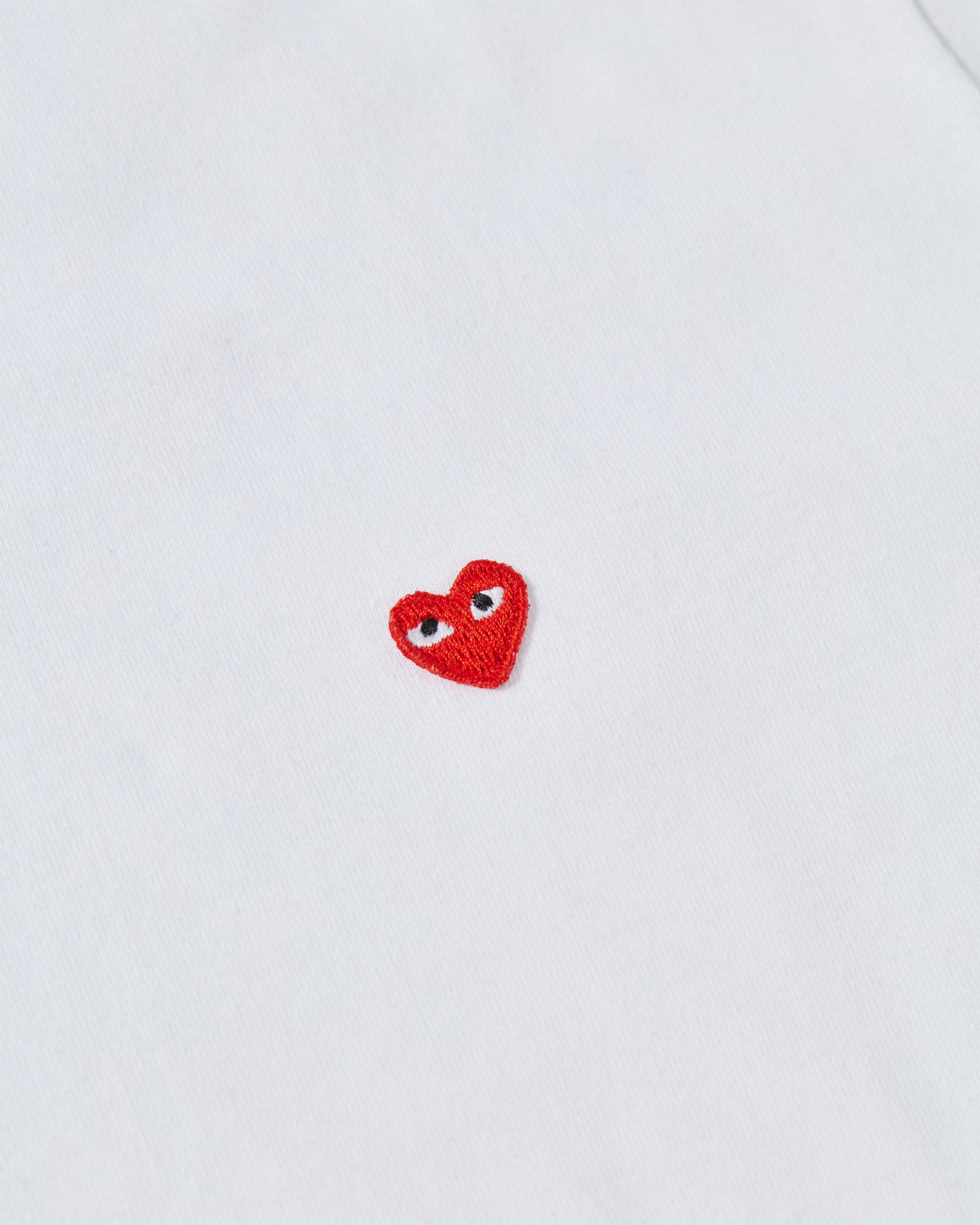 Play Comme des Garçons: Mini Heart T-Shirt (White) | DSMNY E-SHOP