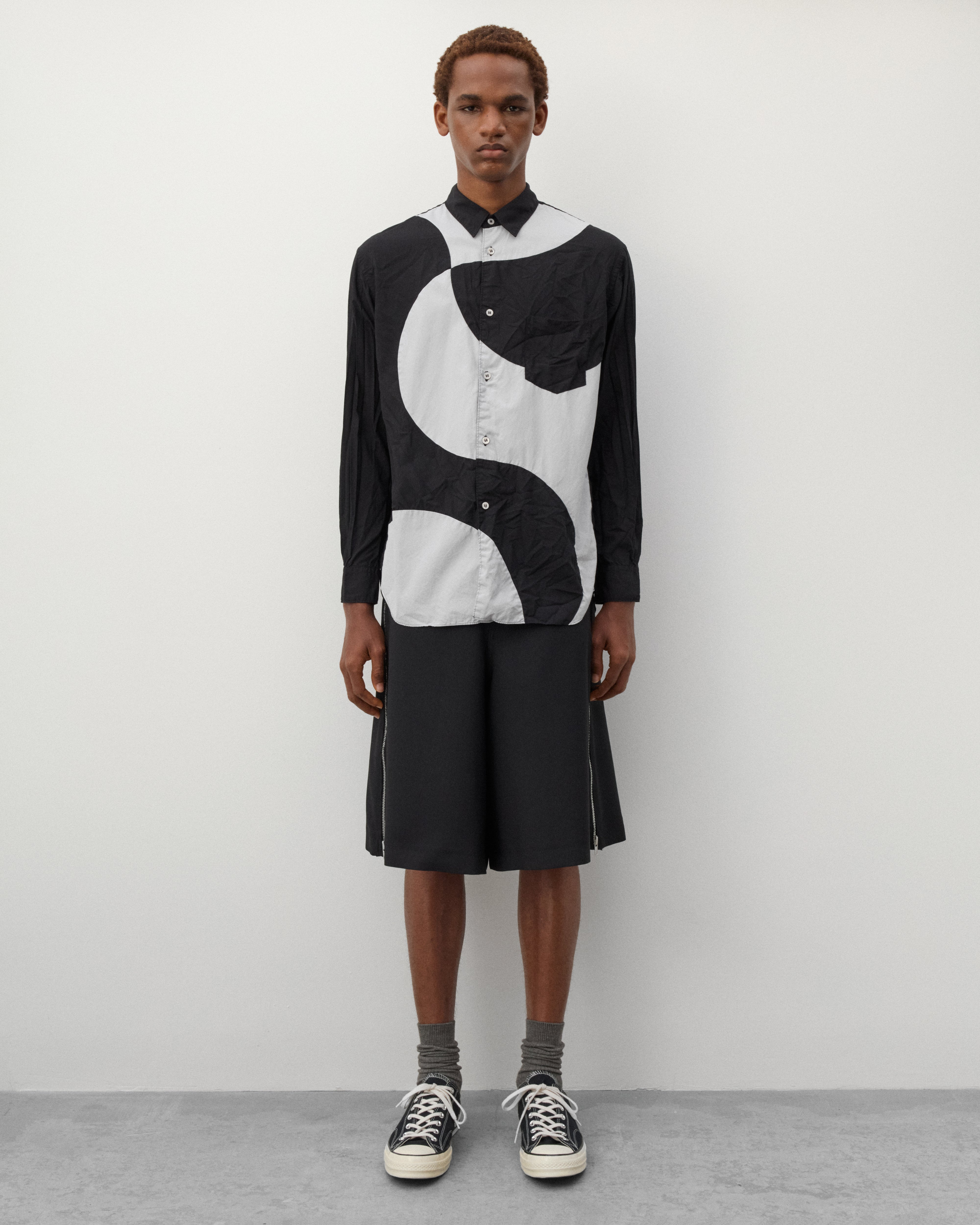 CDG Shirt: Men's Contrast Shapes Shirt (Black/White) | DSMNY E-SHOP