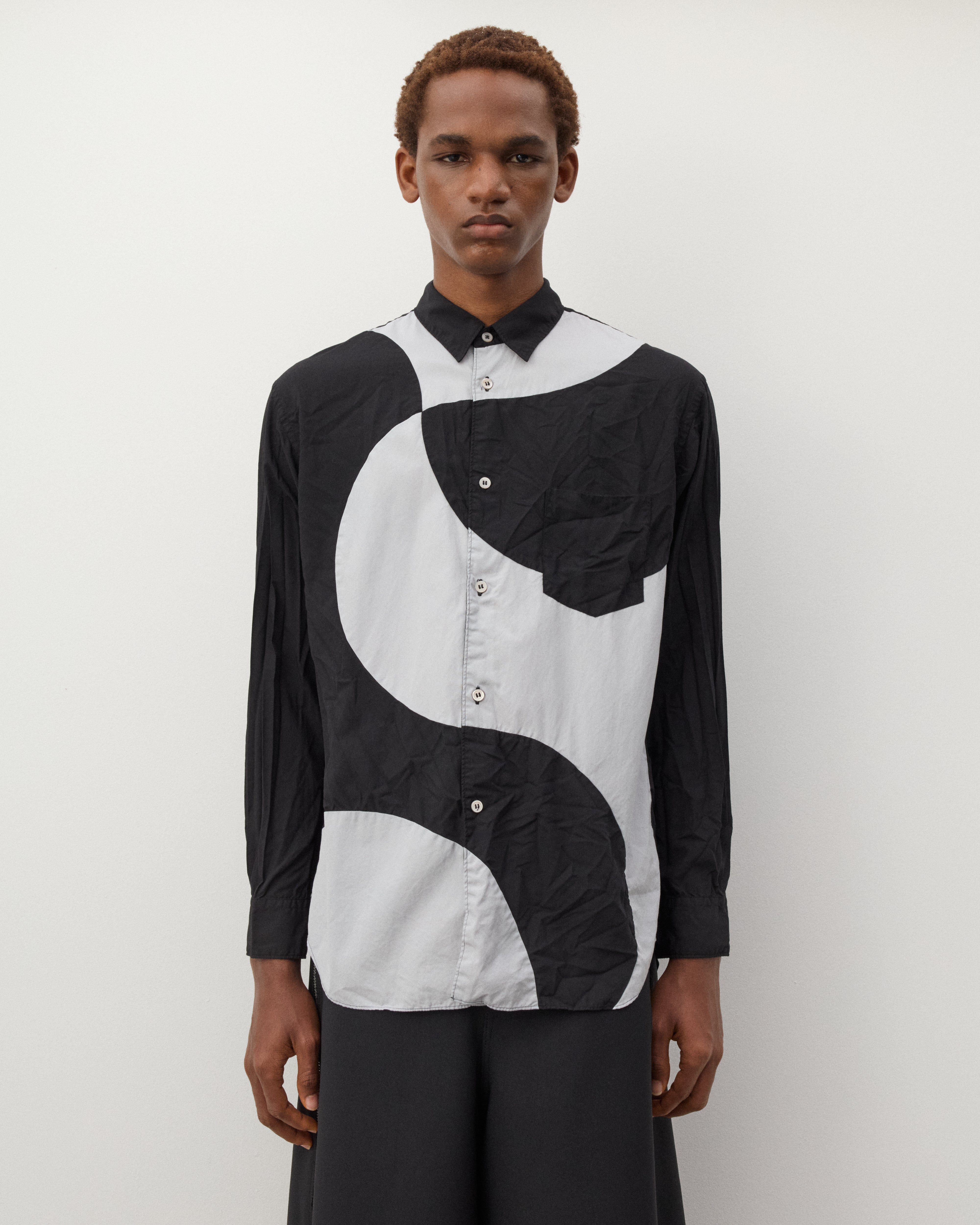 CDG Shirt: Men's Contrast Shapes Shirt (Black/White) | DSMNY E-SHOP