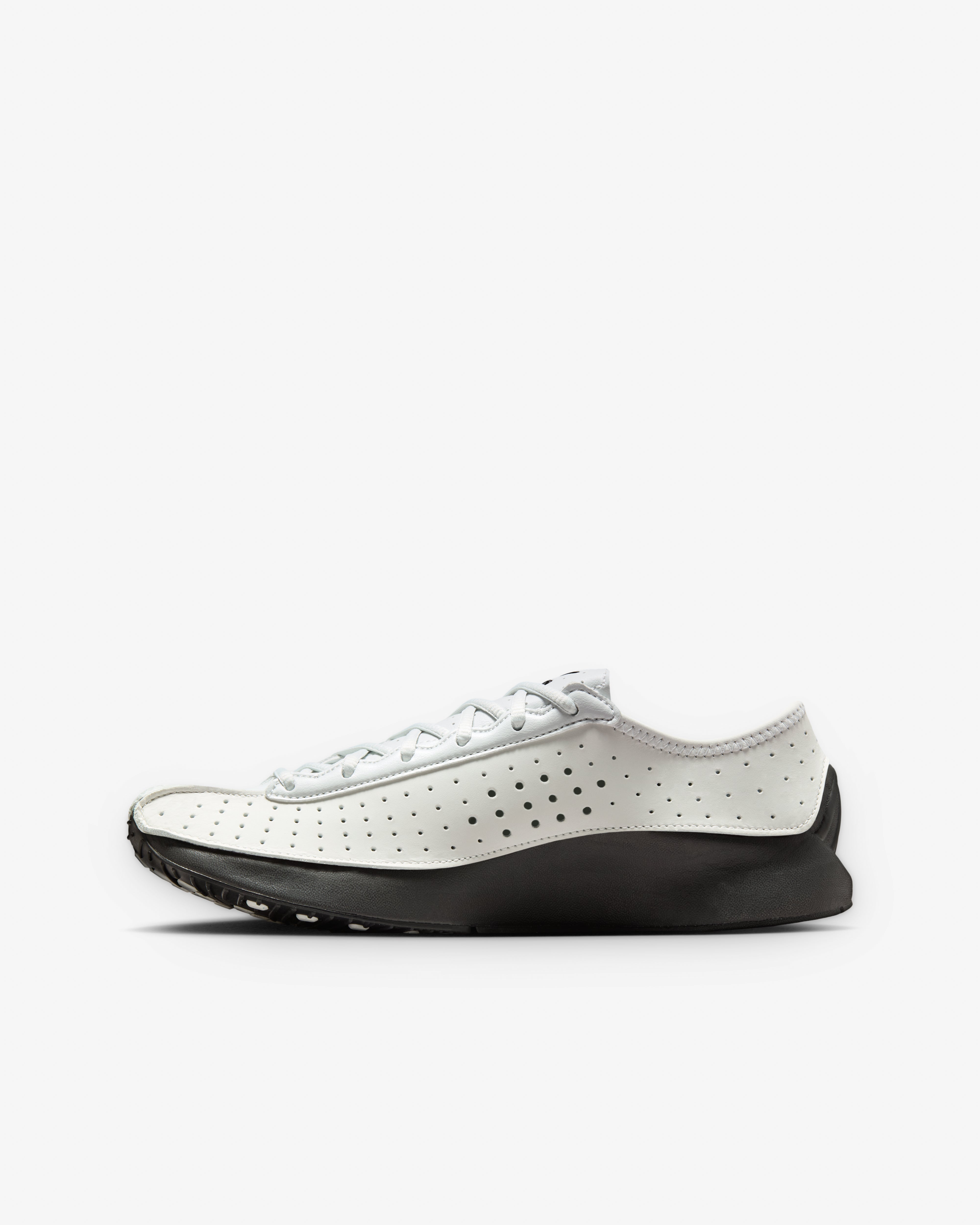 Nike: DSM Women's Air Superfly Sneakers (Summit White) | DSMNY E-SHOP