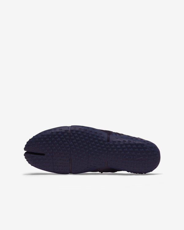 NikeSKIMS - Women's Rift Satin Sneakers - (Navy/Obsidian)