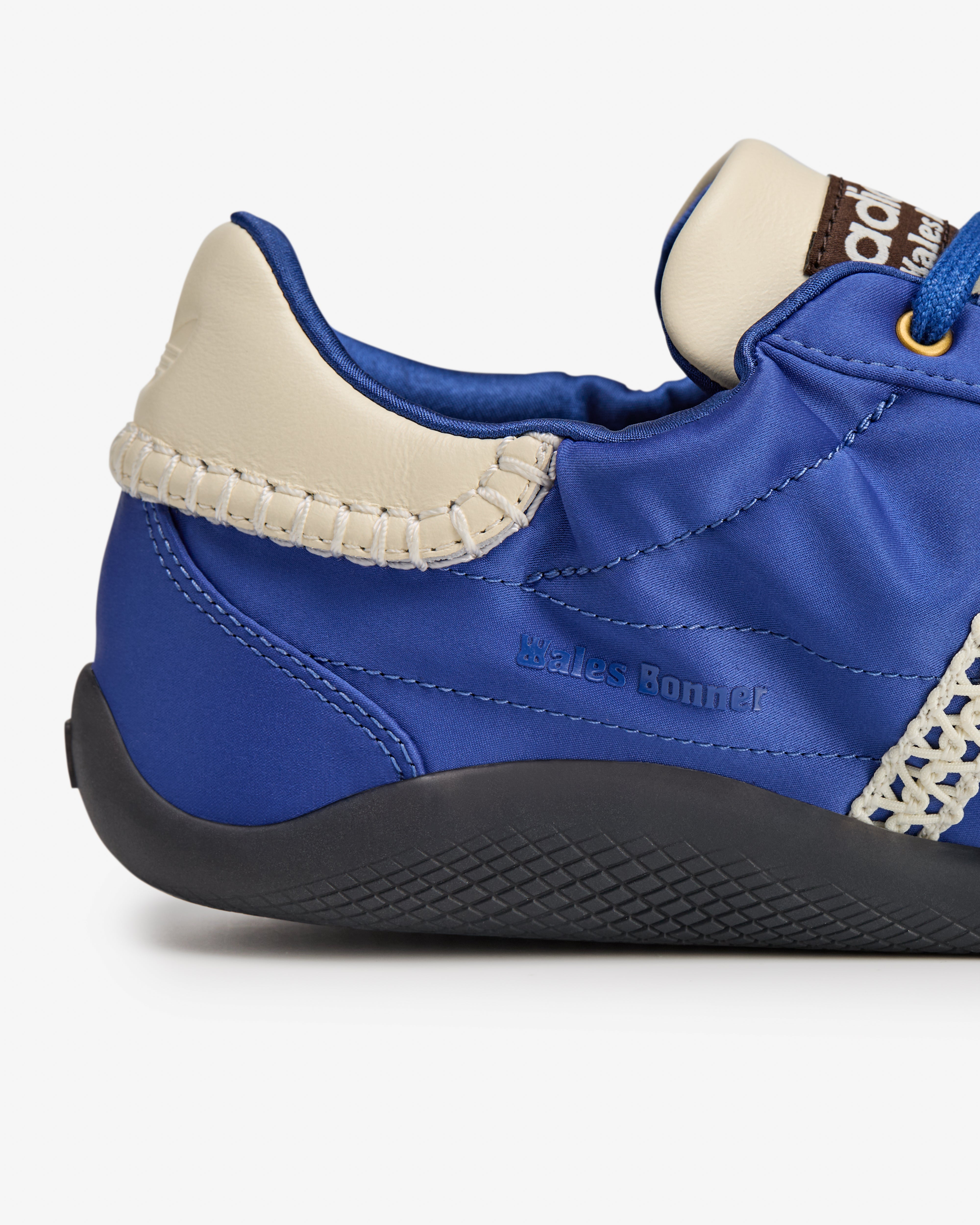 【新品】adidasウェールズ・ボナーKARINTHA LO サテンシューズ 青 Adidas: Wales Bonner Karintha Lo Satin Sneakers (Supcol) | DSMNY E
