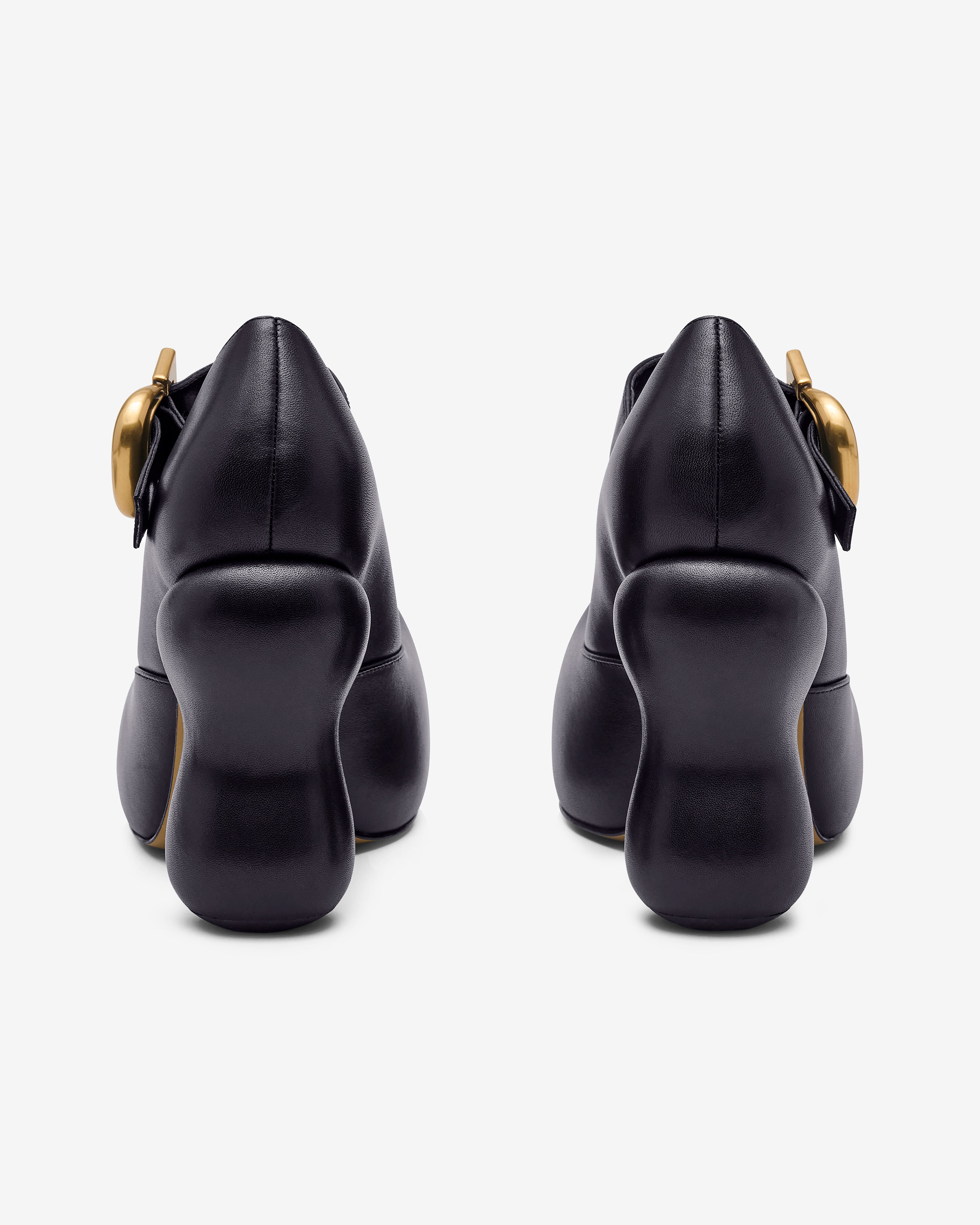 Marc Jacobs: Women's The Doll Pump (Black) | DSMNY E-SHOP Marc Jacobs: Women's The Doll Pump (Black) | DSMNY E-SHOP