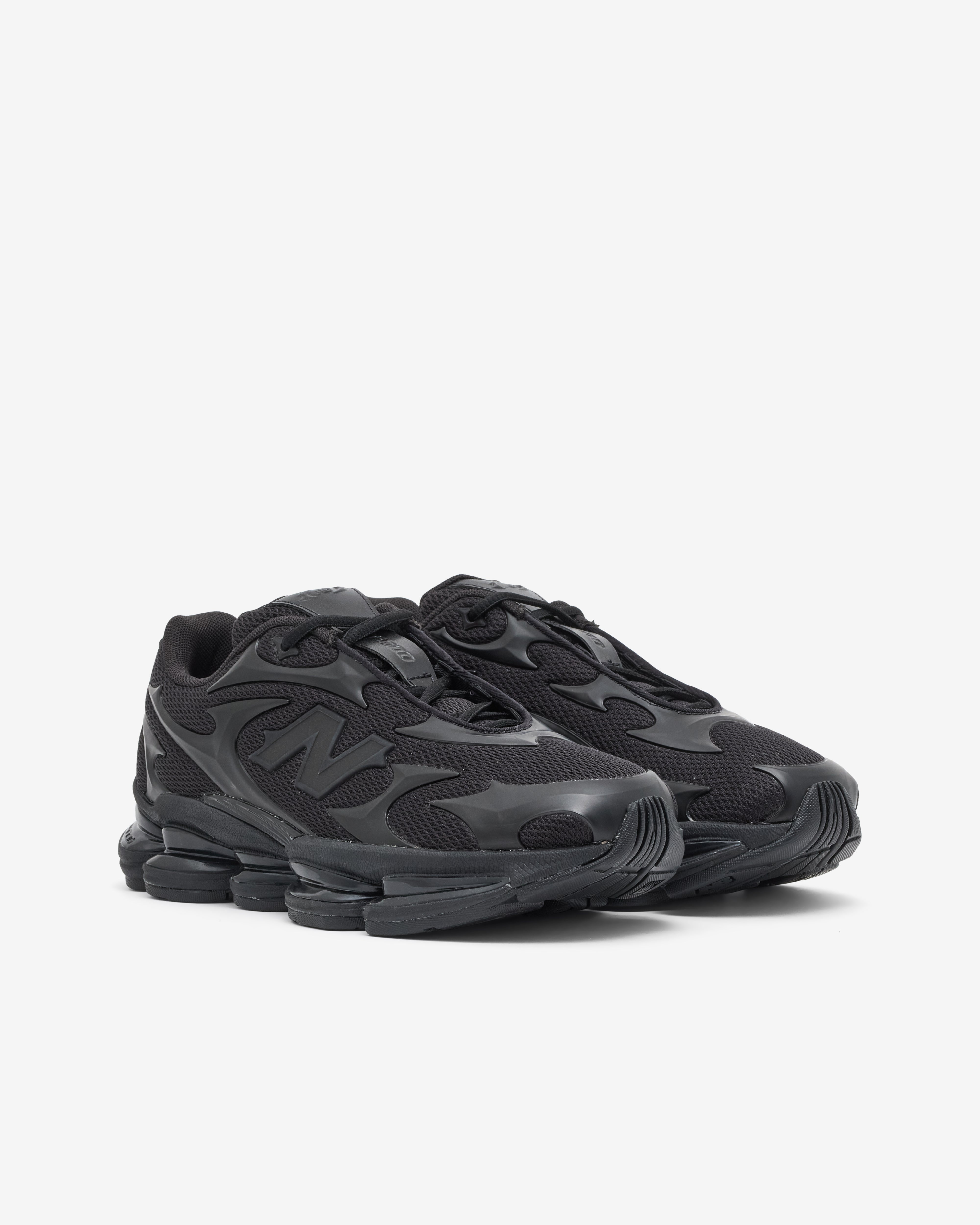 New Balance: Men's Abzorb 2000 Sneakers (Black Metallic) | DSMNY E