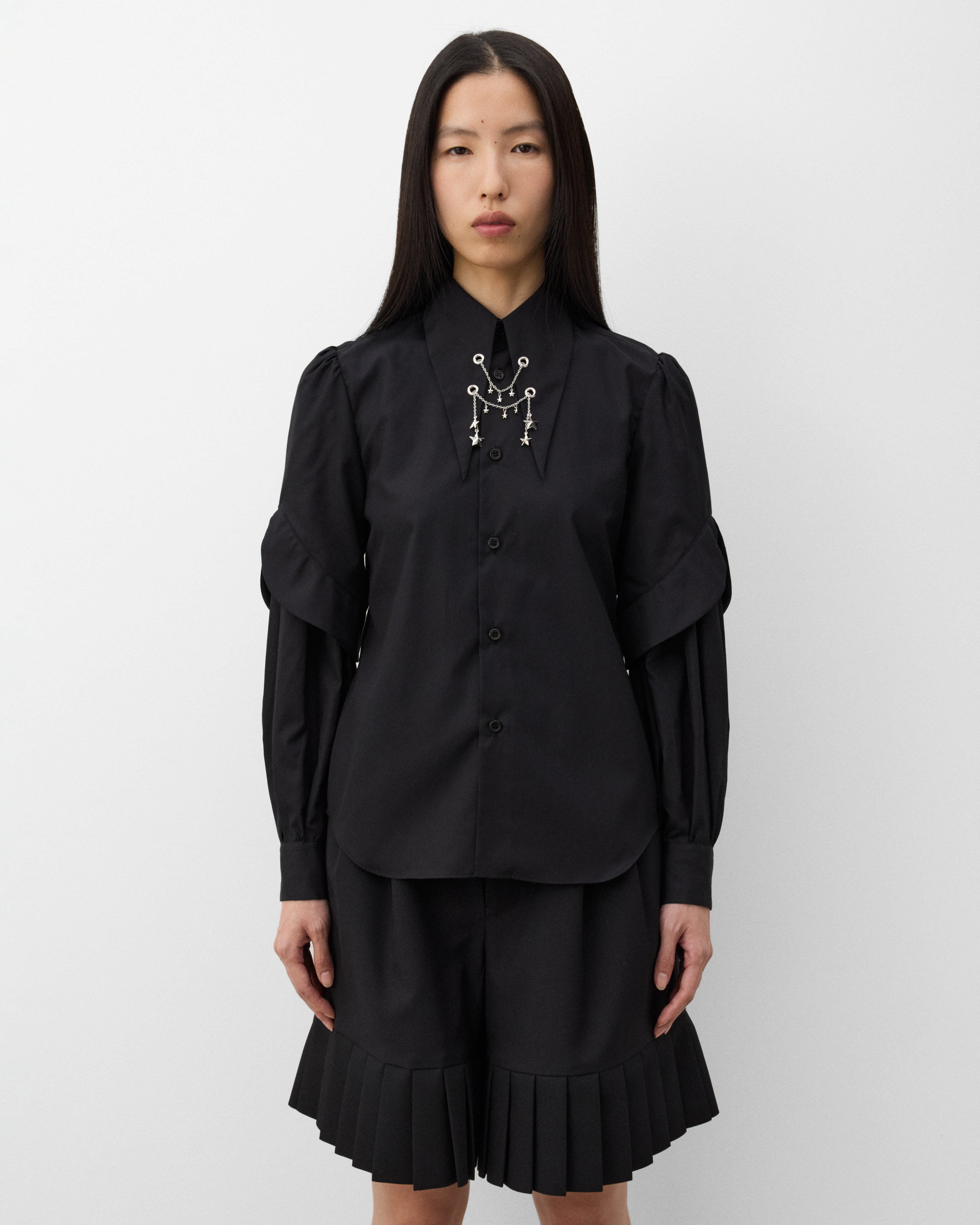 Noir Kei Ninomiya: Women's Star Chain Shirt (Black) | DSMNY E-SHOP