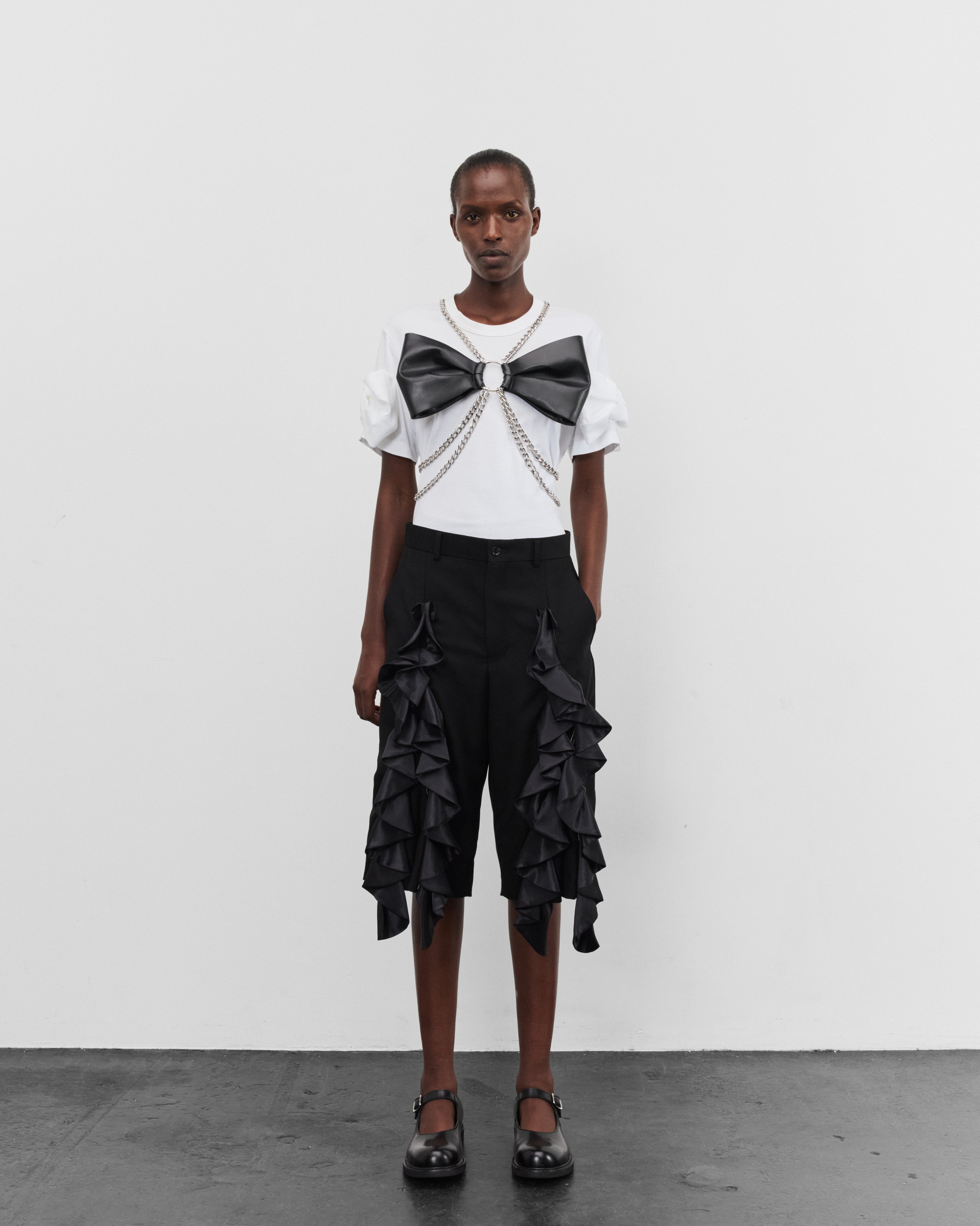 Noir Kei Ninomiya: Women's Cropped Zip Ruffle Trousers (Black