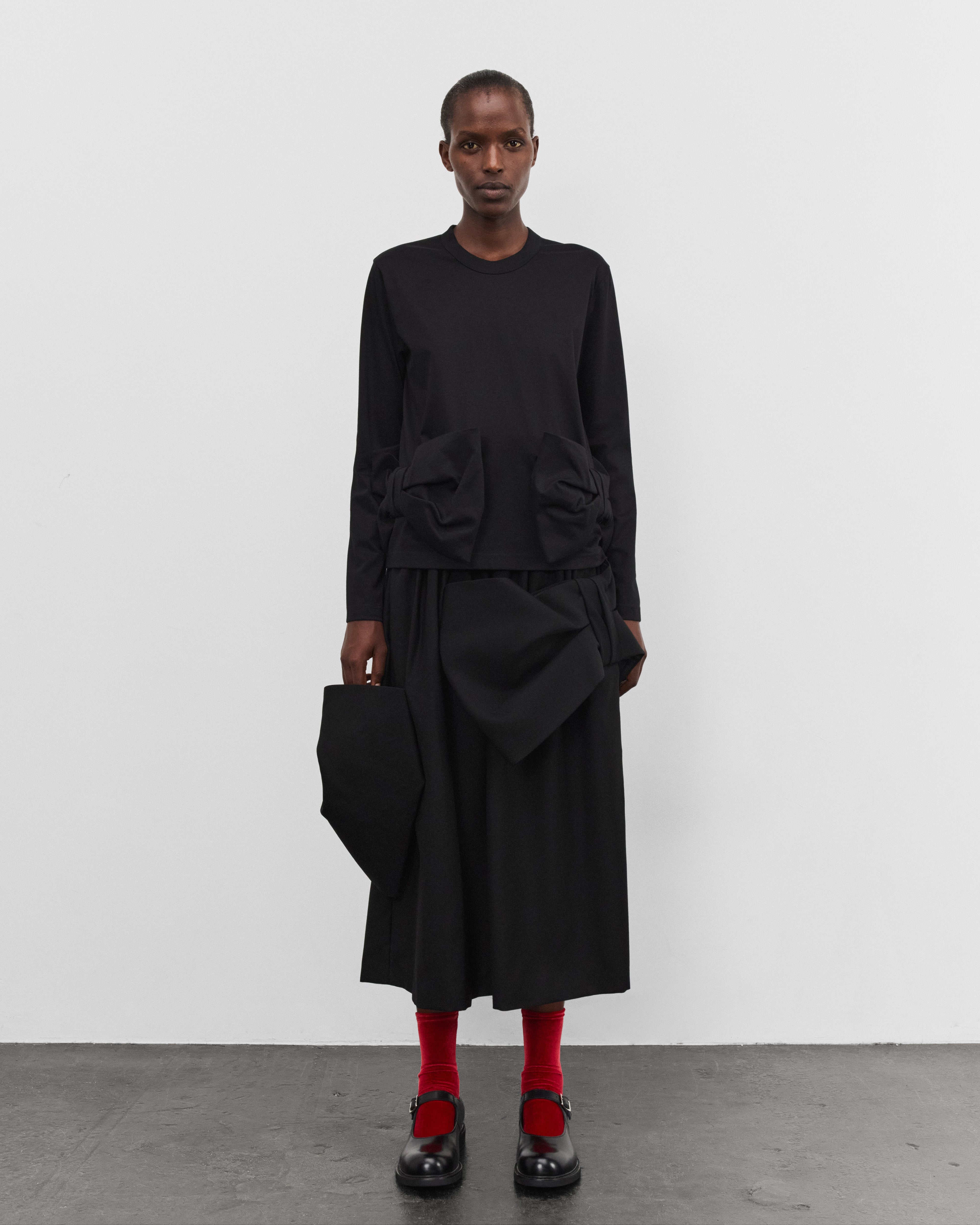 Noir Kei Ninomiya: Women's Long Sleeve Bow T-Shirt (Black) | DSMNY