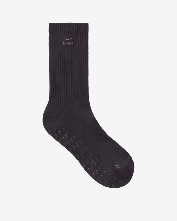 NikeSKIMS - Women's Dri-FIT Pilates Grip Crew Socks - (Obsidian)