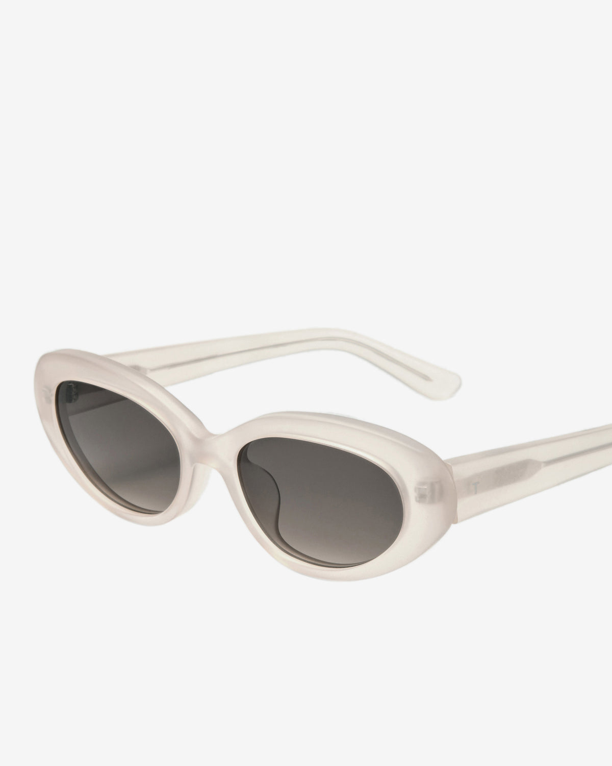Thistles: The Coco Sunglasses (Pearl/Black) | DSMNY E-SHOP