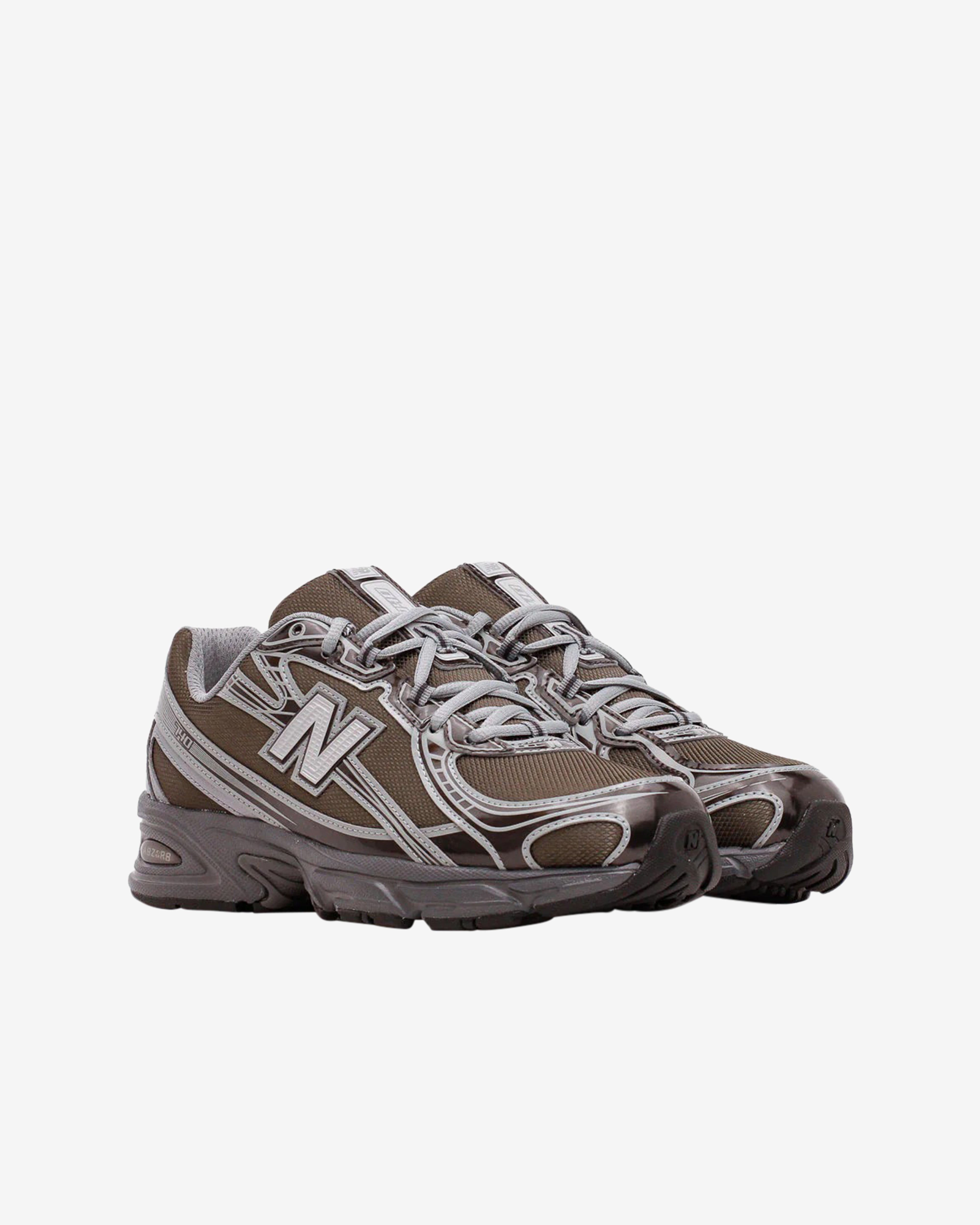 メリー☆ New Balance: Men's 740 Sneakers (Black/Metal) | DSMNY E-SHOP