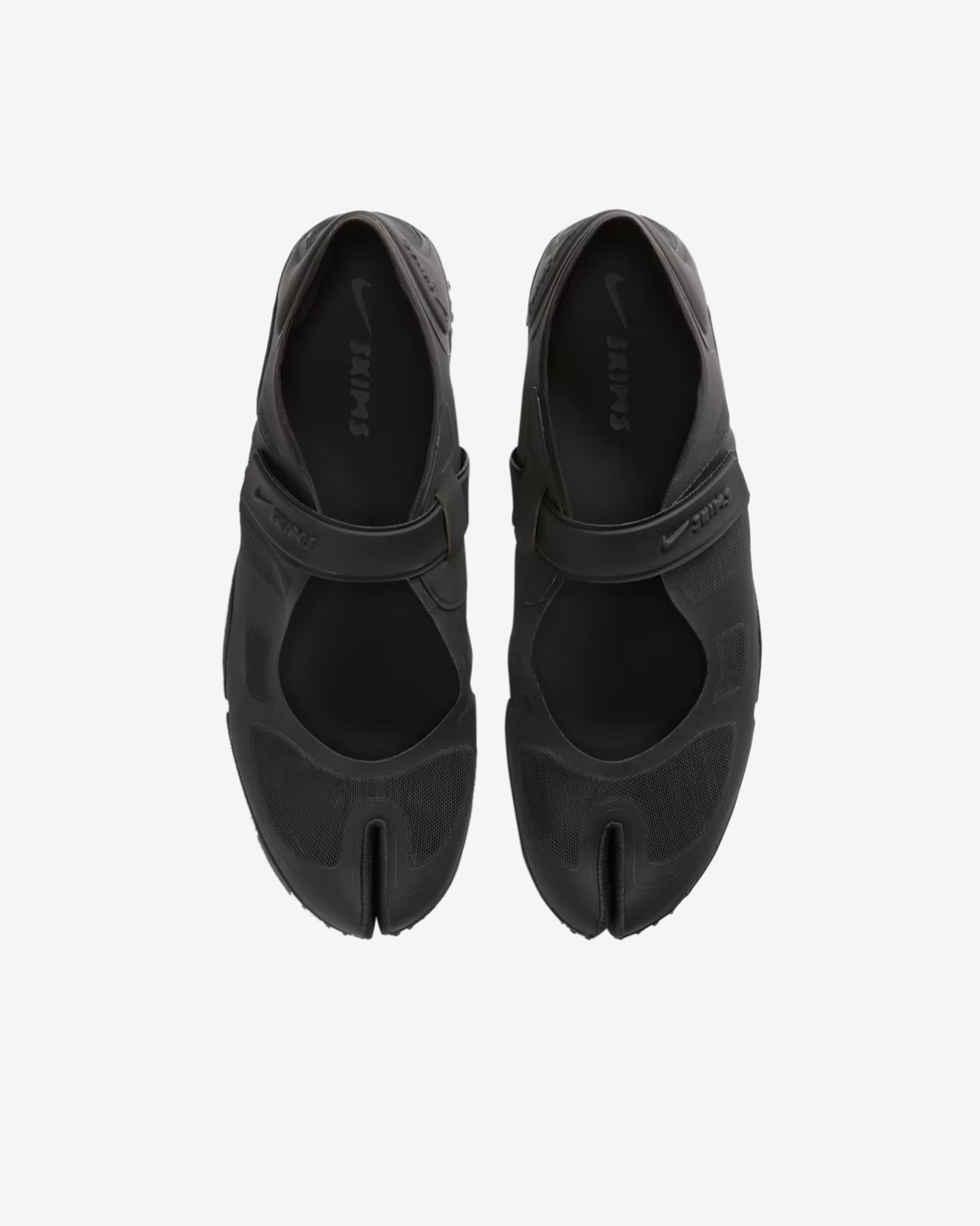 NikeSKIMS: Women's Rift Mesh Sneakers (Black) | DSMNY E-SHOP