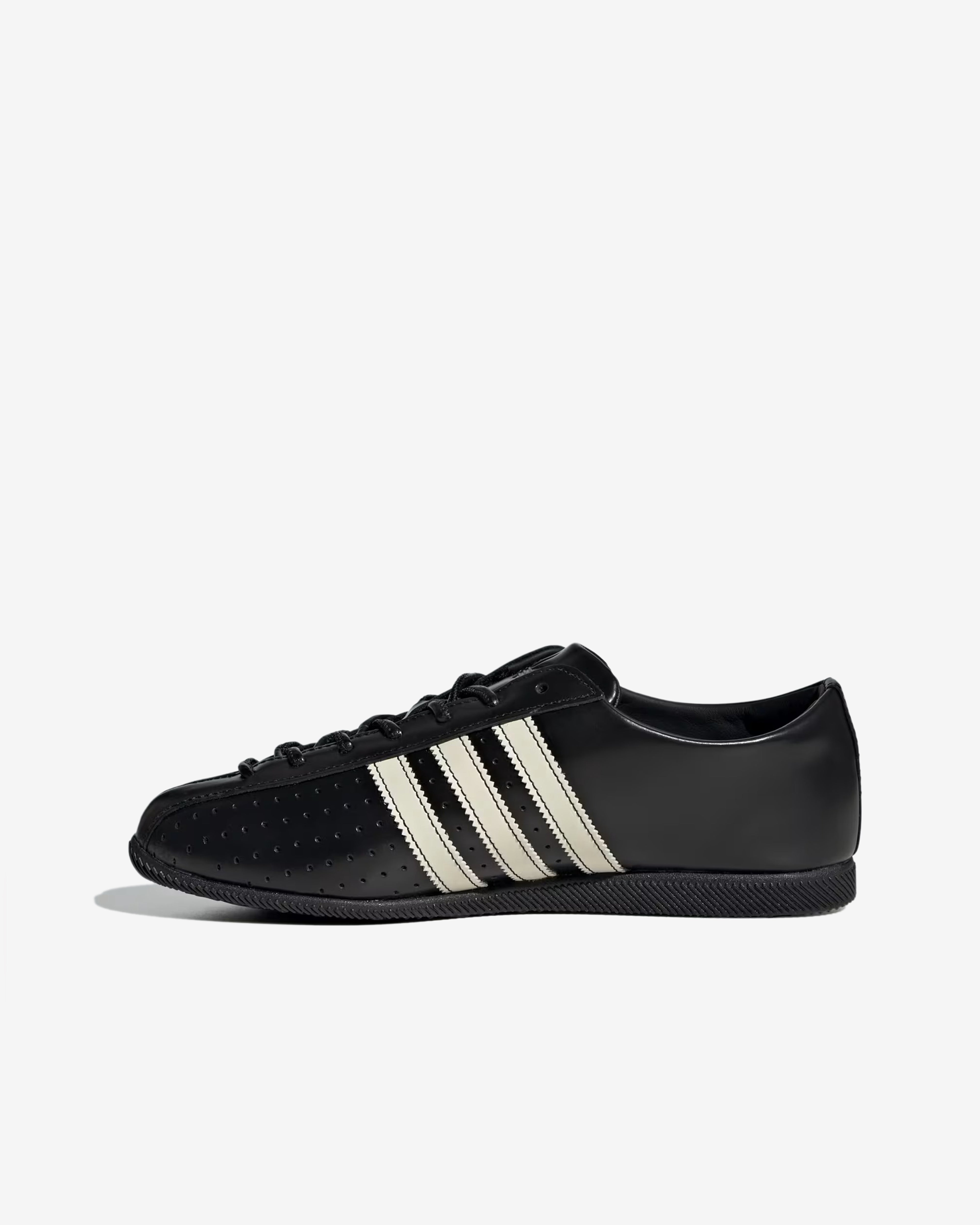 Adidas | DSMNY E-SHOP