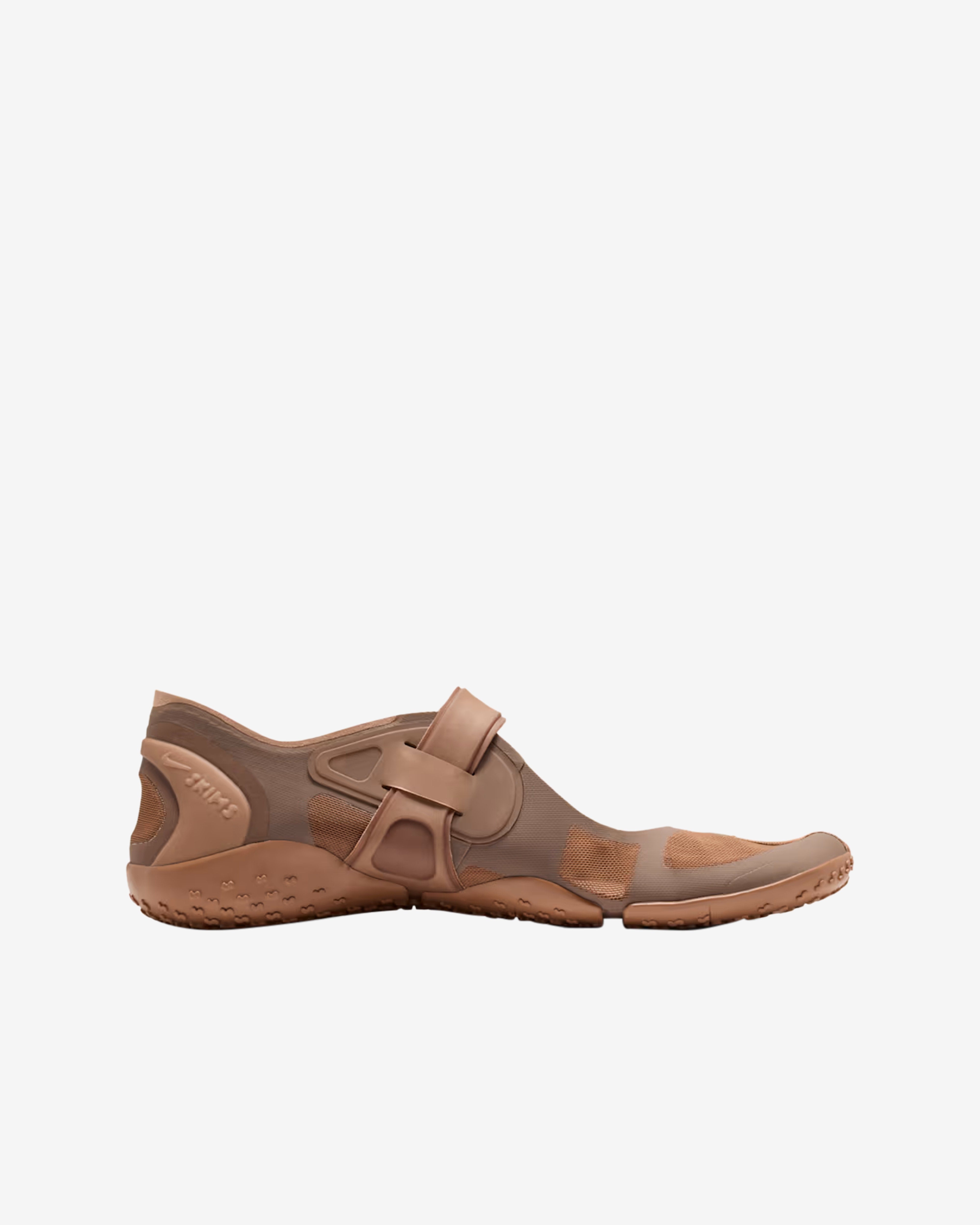 NikeSKIMS: Women's Rift Mesh Sneakers (Sable Brown) | DSMNY E-SHOP
