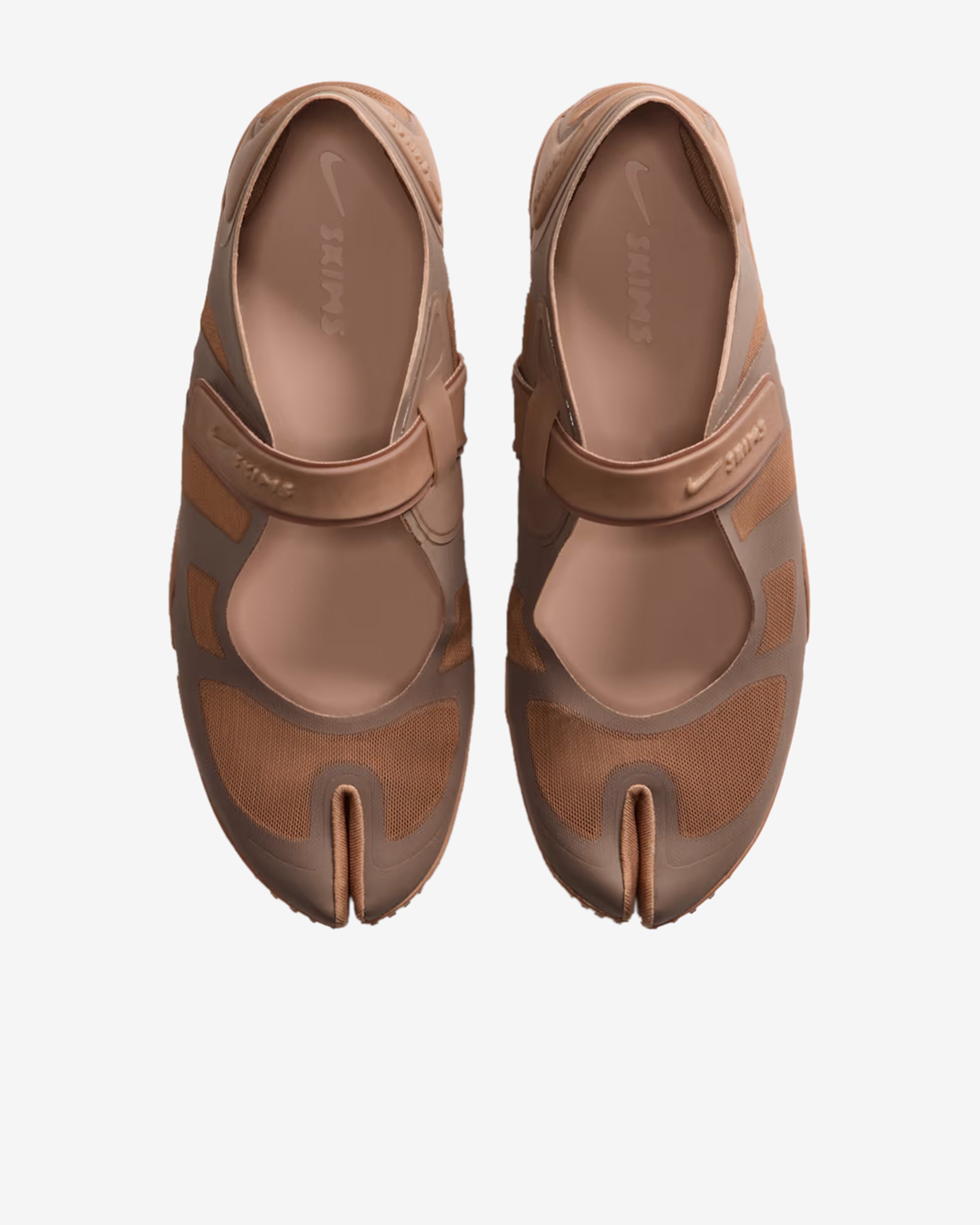 NikeSKIMS: Women's Rift Mesh Sneakers (Sable Brown) | DSMNY E-SHOP
