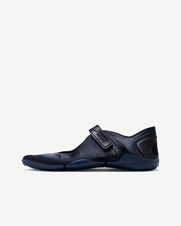 NikeSKIMS - Women's Rift Satin Sneakers - (Navy/Obsidian)