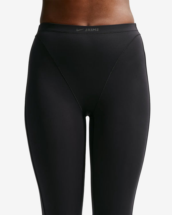 NikeSKIMS - Women's Weightless High-Waisted V-Panel Leggings - (Obsidian)