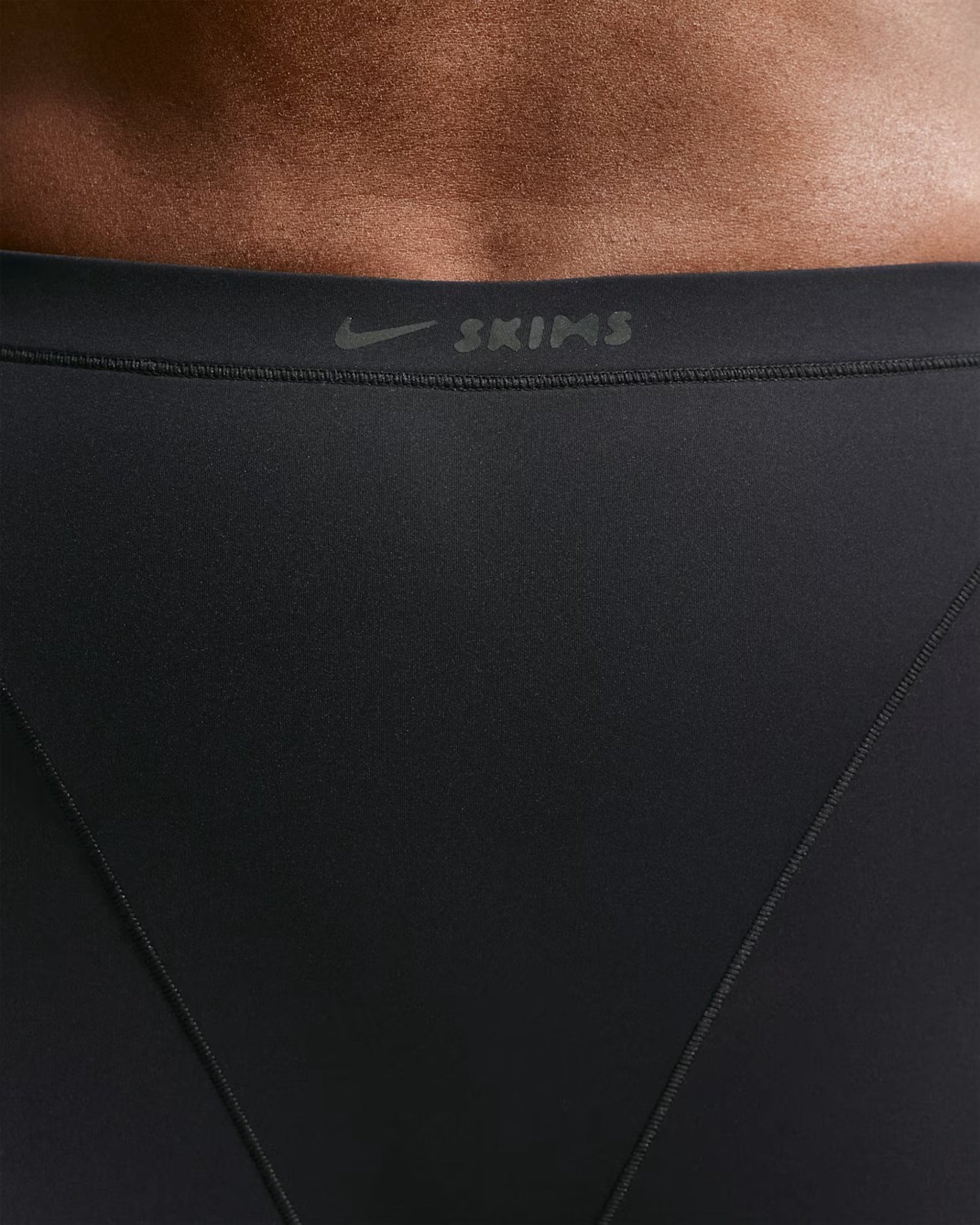 NikeSKIMS - Women's Weightless High-Waisted V-Panel Leggings - (Obsidian) view 7, Click to Zoom in