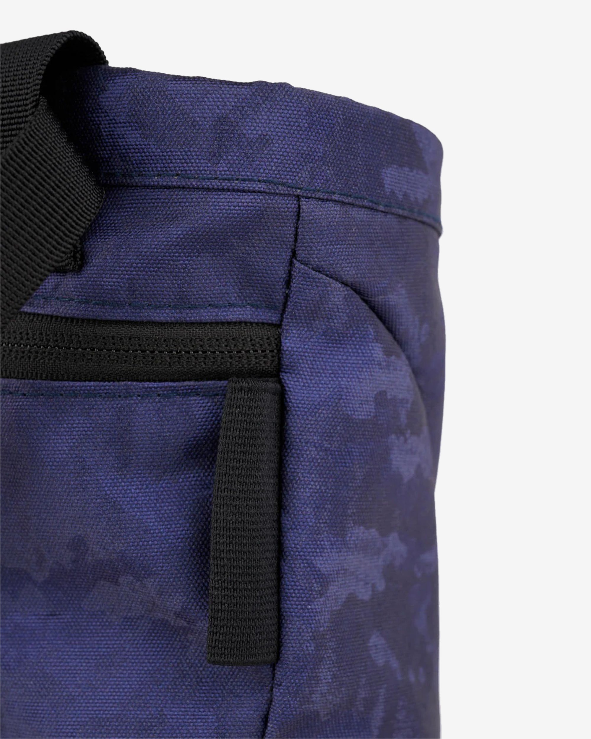 Brain Dead - Men's Equipment Chalk Bag - (Navy Camo) view 3, Click to Zoom in