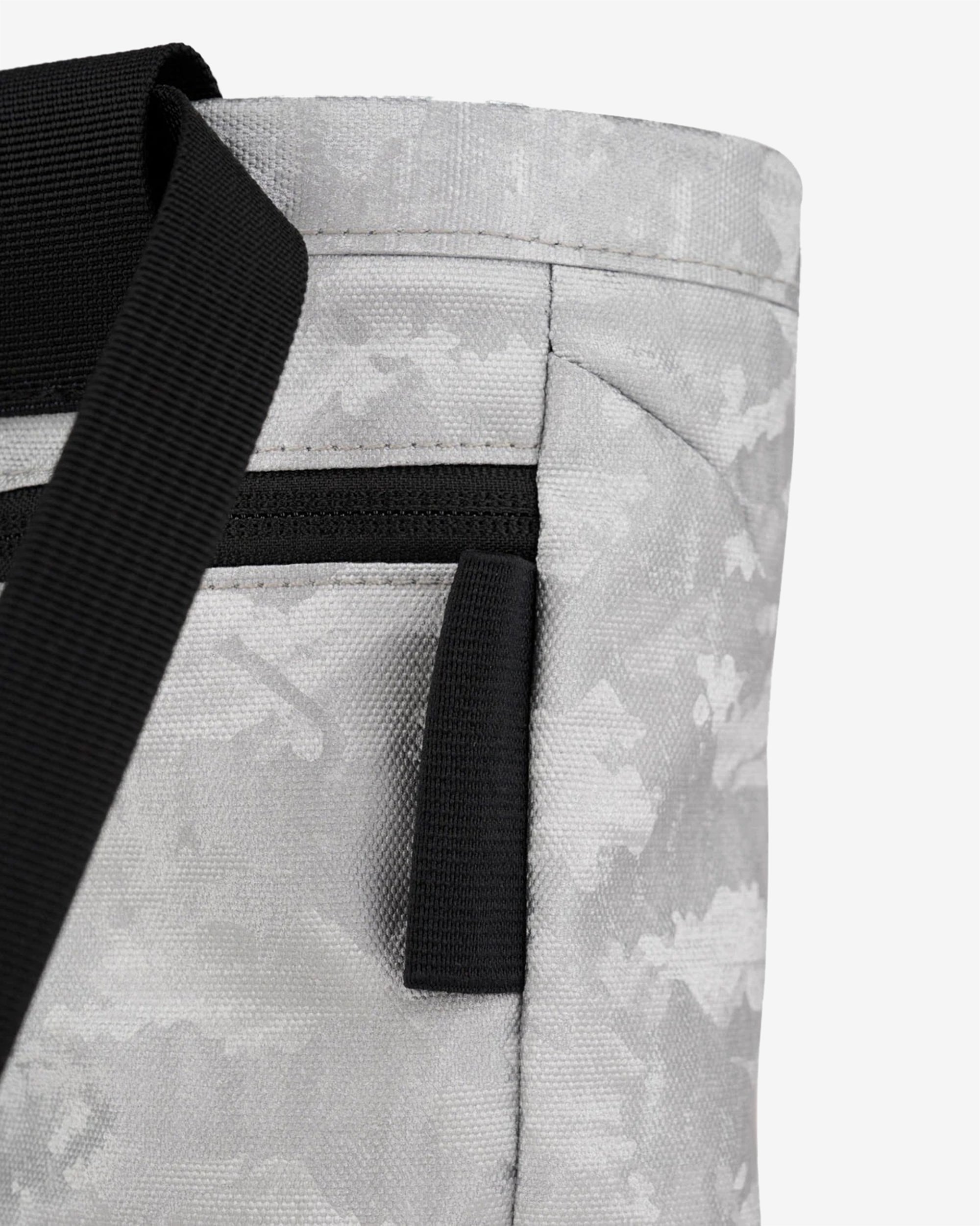 Brain Dead - Men's Equipment Chalk Bag - (Silver Camo) view 3, Click to Zoom in
