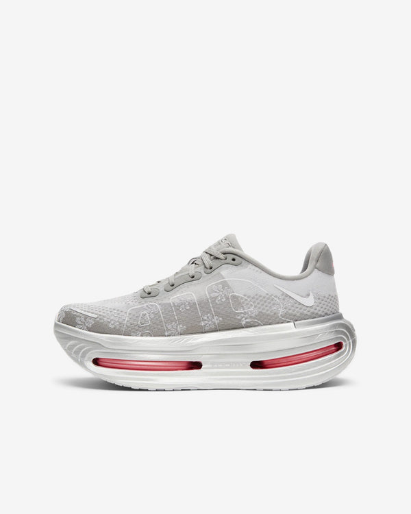 Nike - Women's Vomero Premium Sneakers - (Geyser Grey)