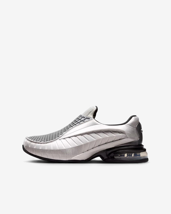 Nike - Air Max Dolce - (Metallic Silver)