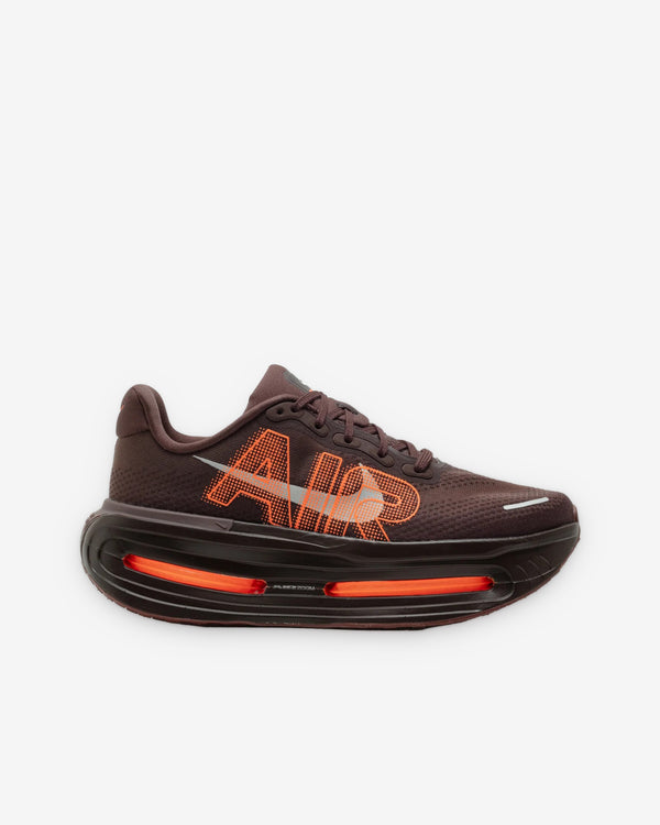 Nike - Men's Vomero Premium X Renegade Sneakers - (Brown Basalt/Total Orange)