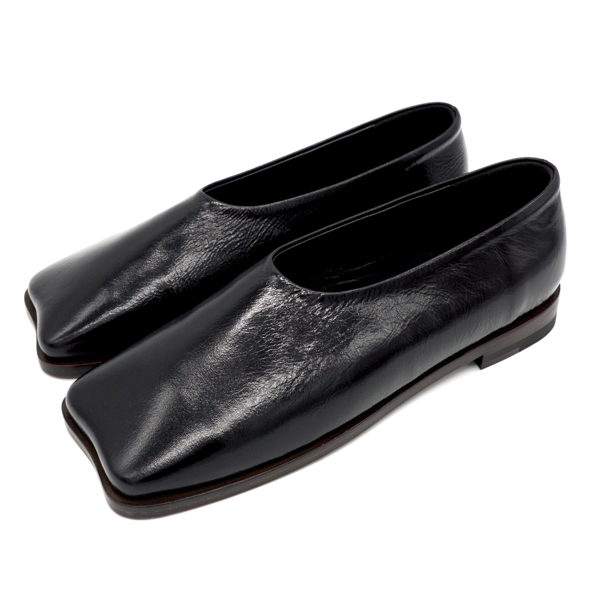 Aarahee - Women’s Crinkled Leather Flats - (Black) view 4